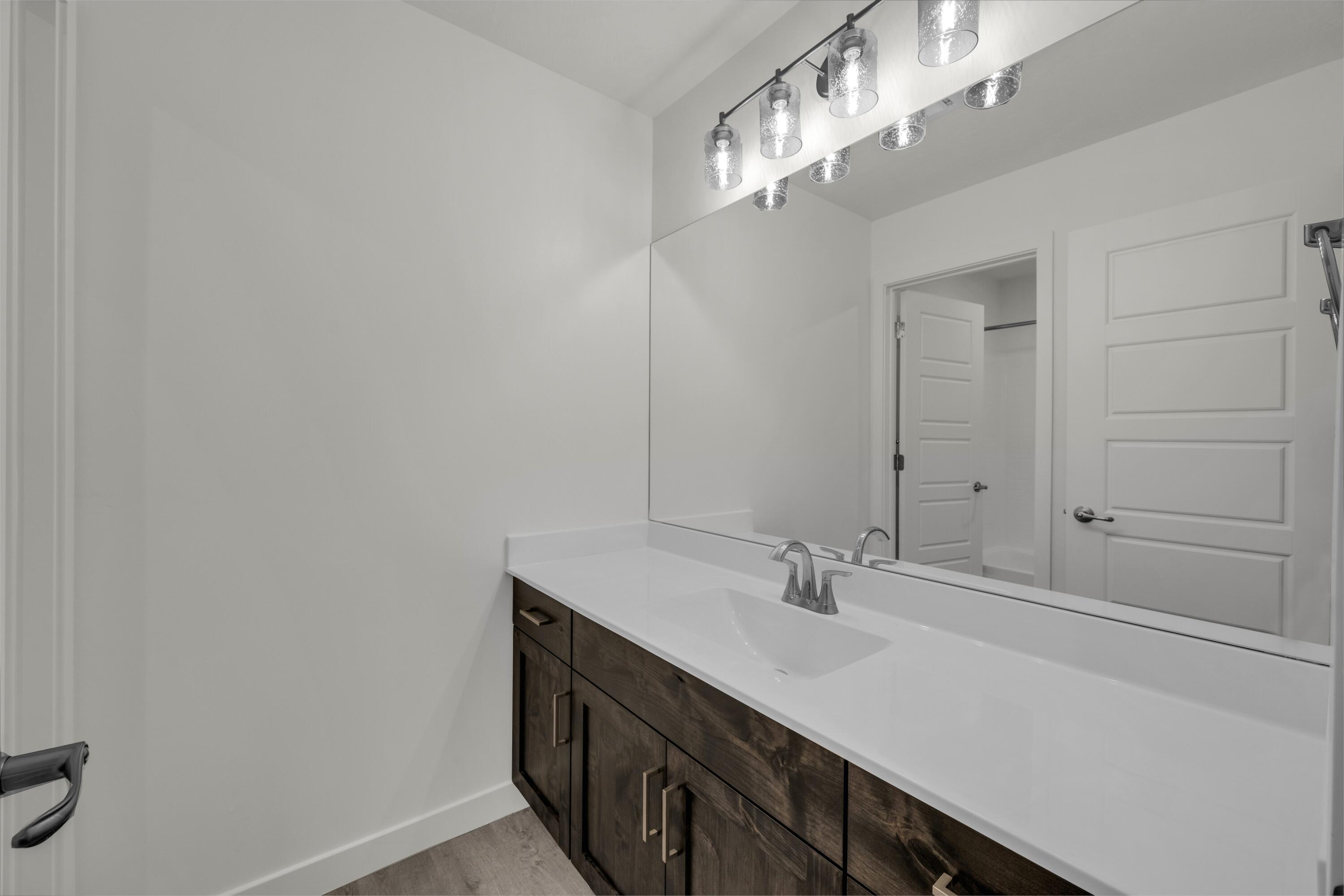 WHITE TRAILS - Residential