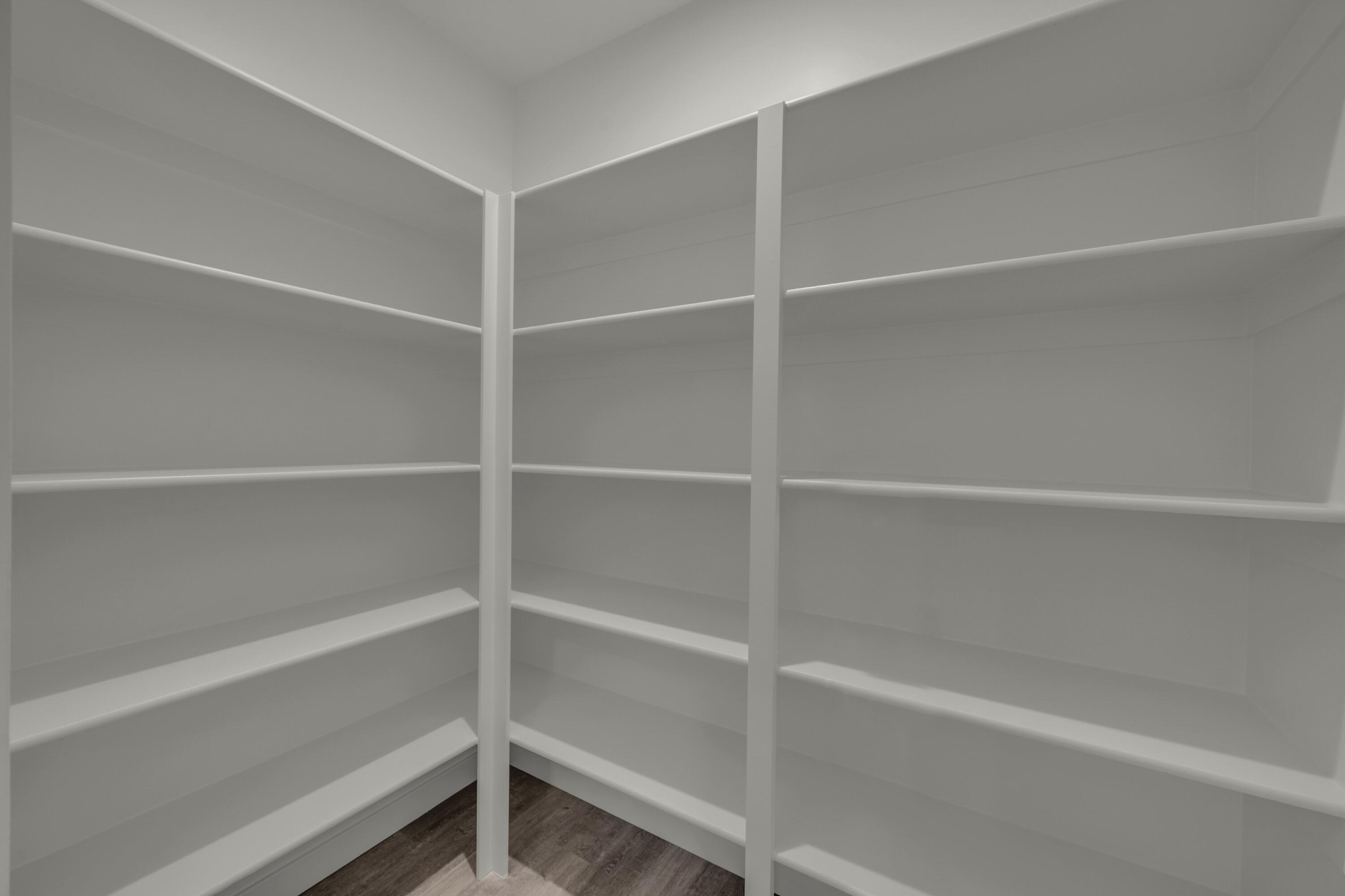 WHITE TRAILS - Residential