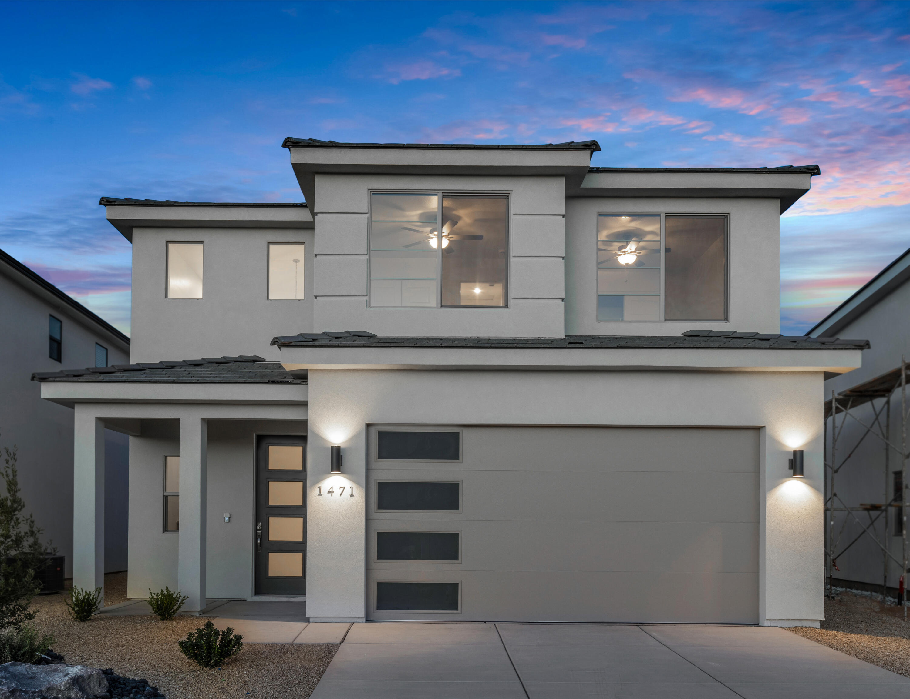 WHITE TRAILS - Residential