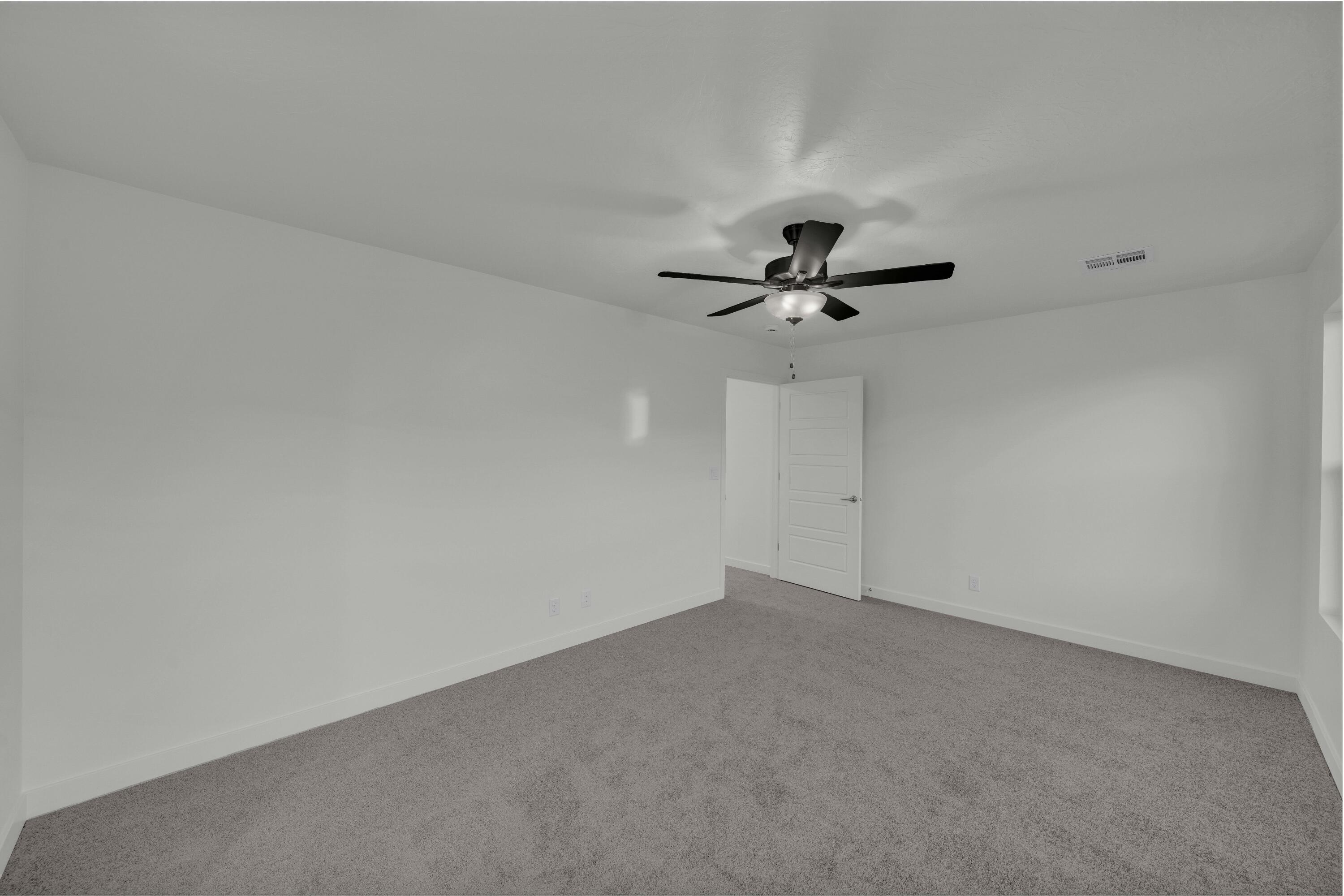 WHITE TRAILS - Residential