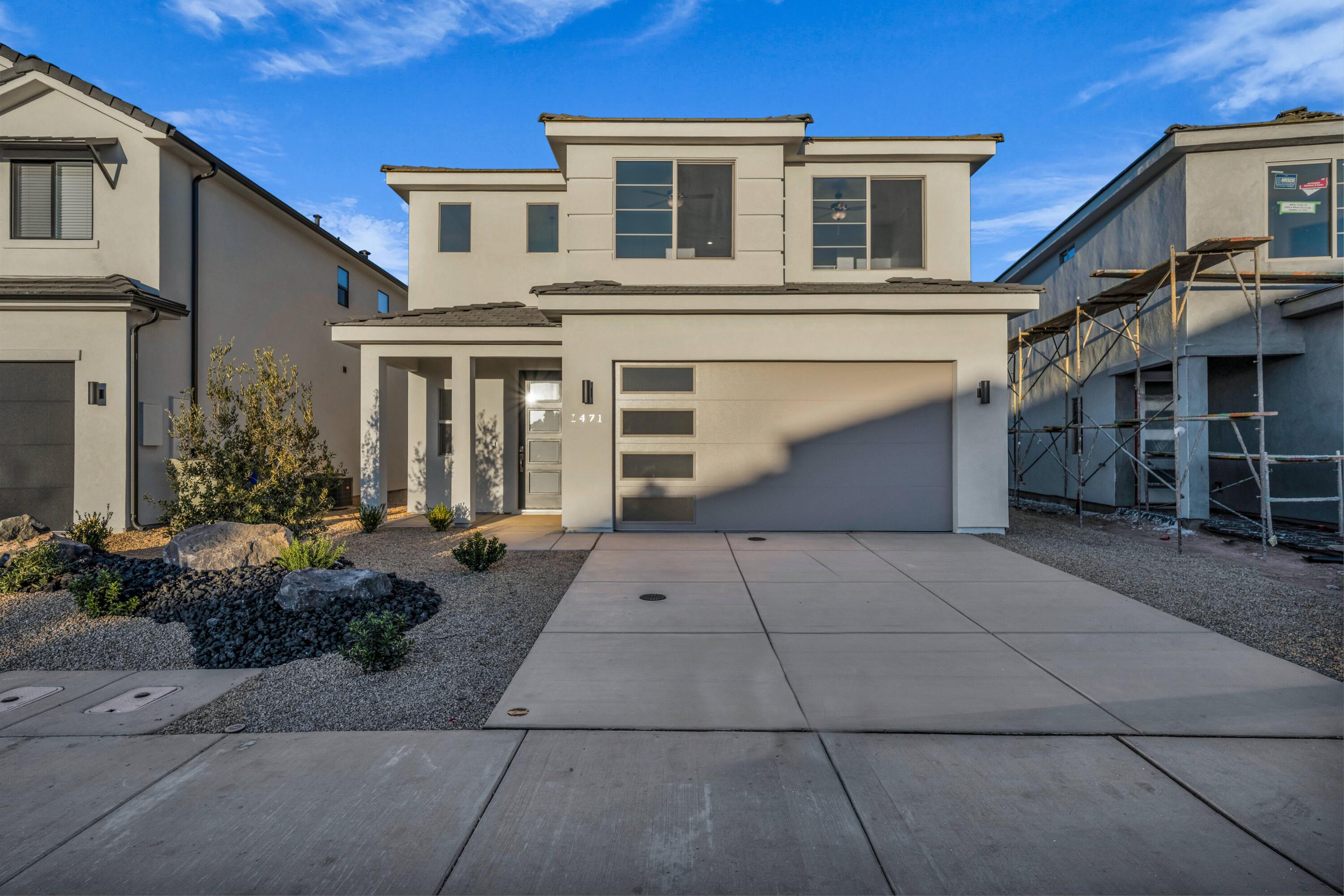 WHITE TRAILS - Residential