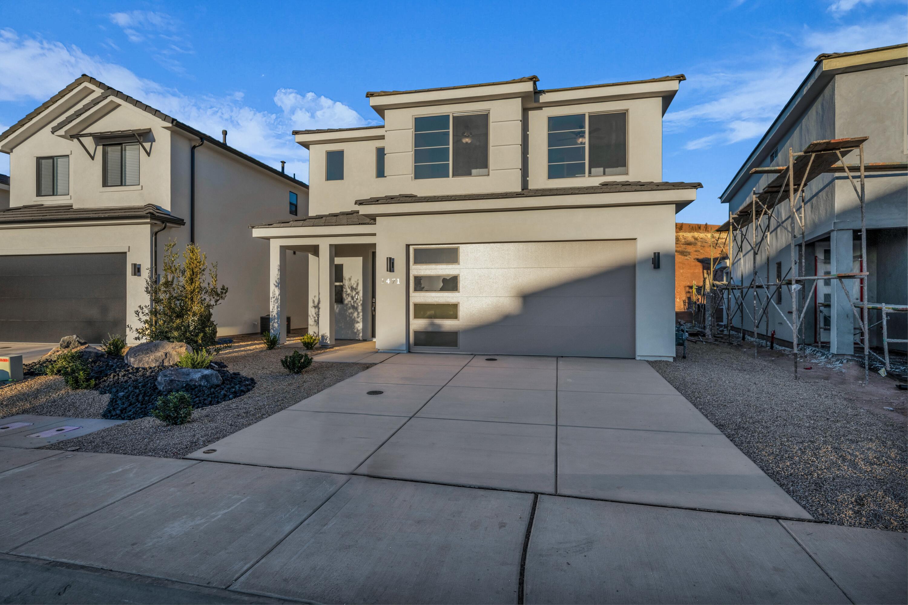 WHITE TRAILS - Residential