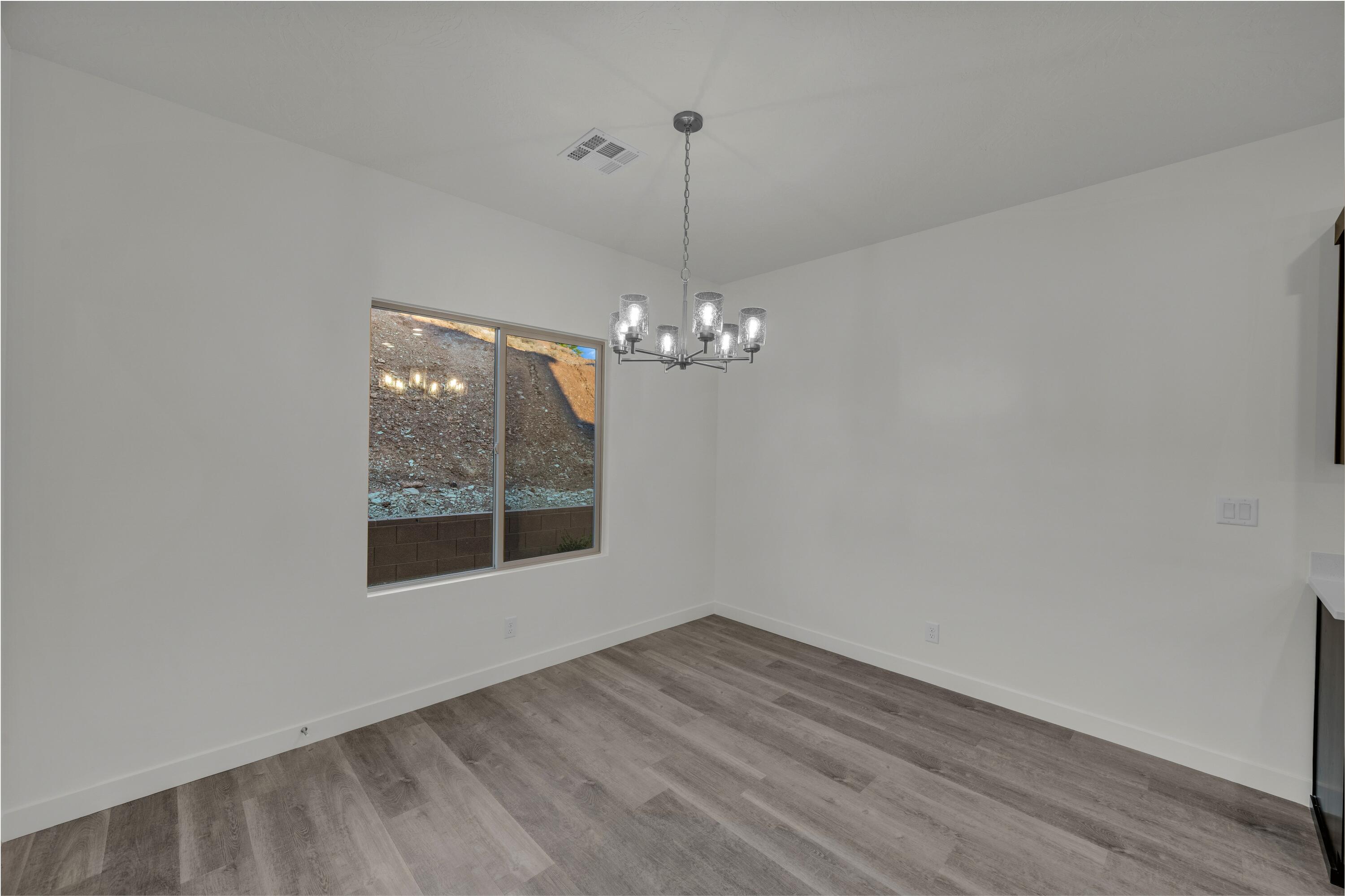 WHITE TRAILS - Residential