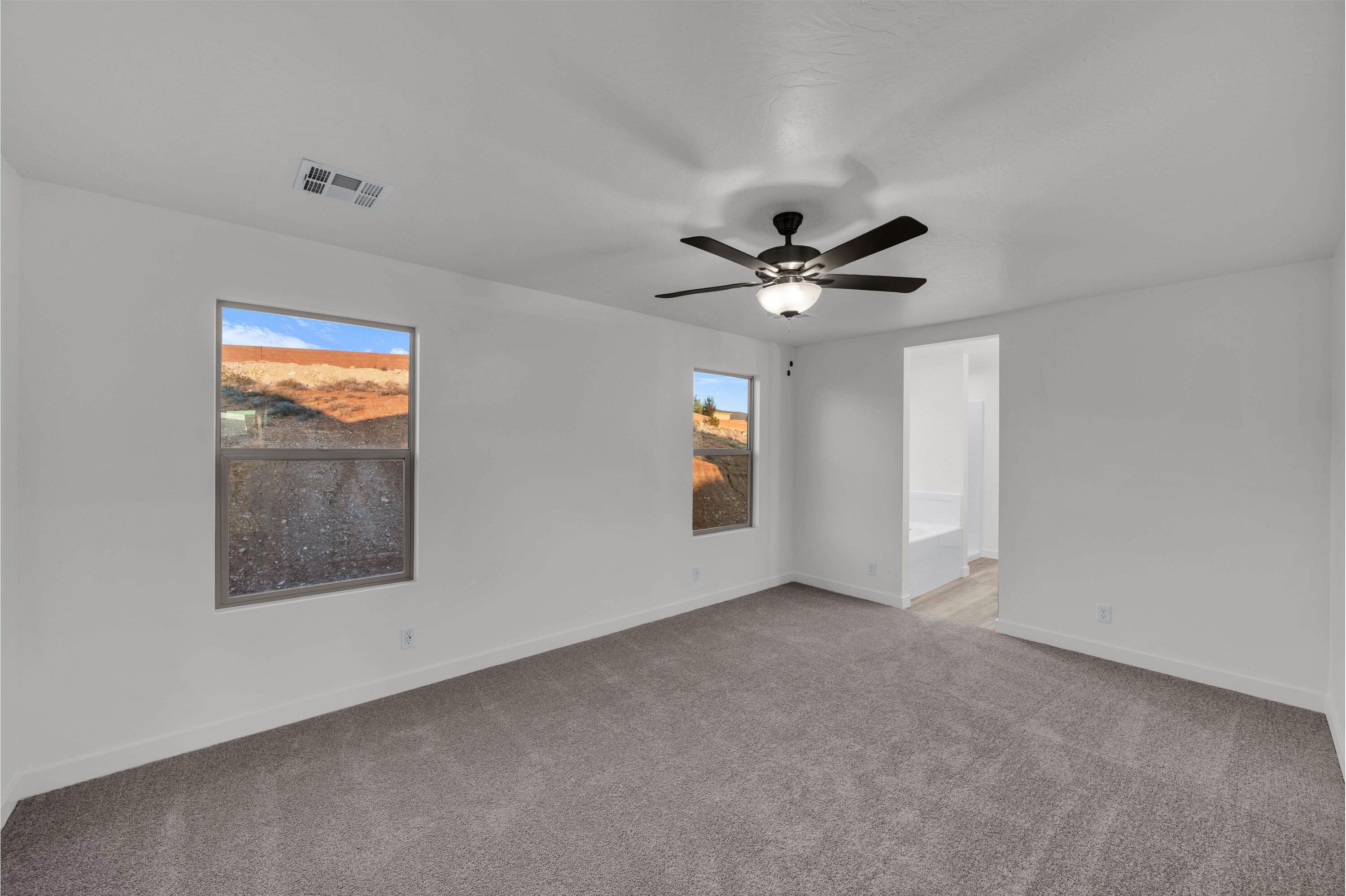 WHITE TRAILS - Residential