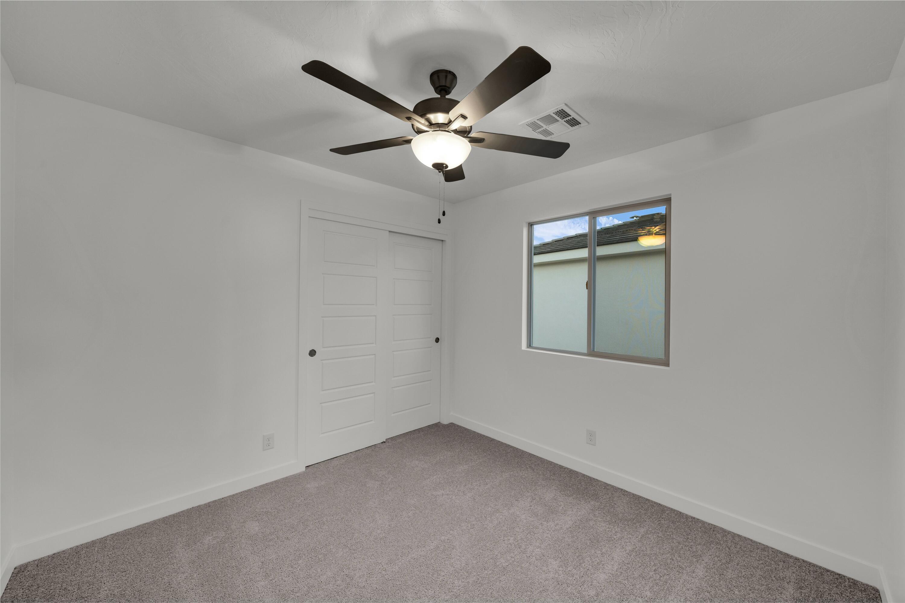 WHITE TRAILS - Residential