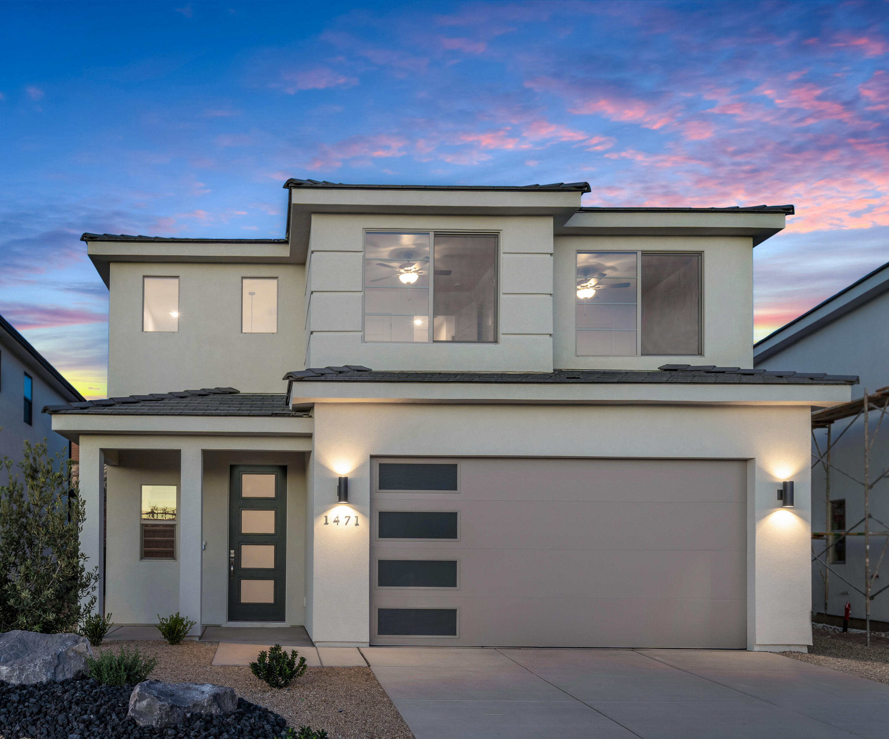 WHITE TRAILS - Residential