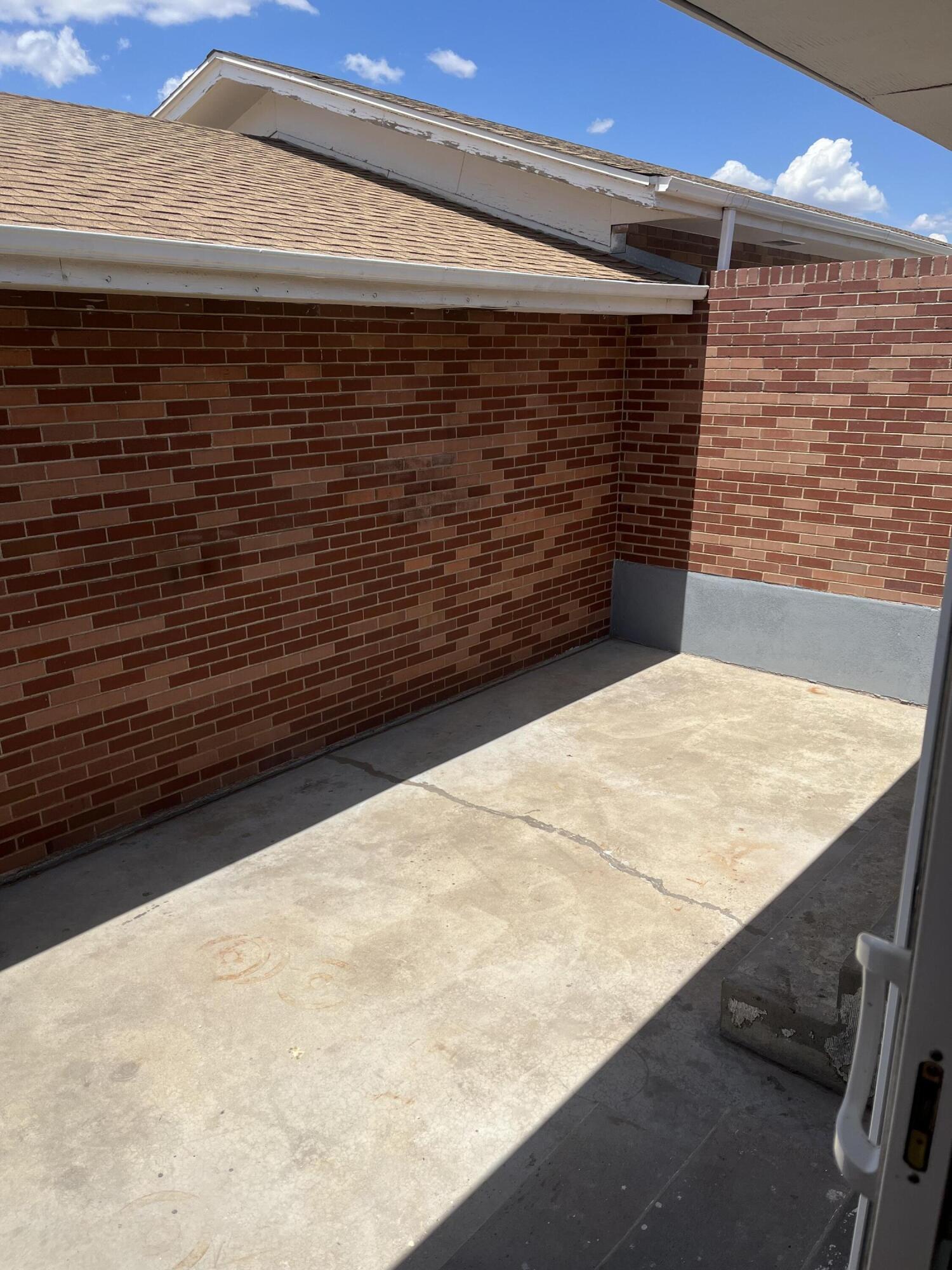 TEMPLE GARDENS CONDOS - Residential