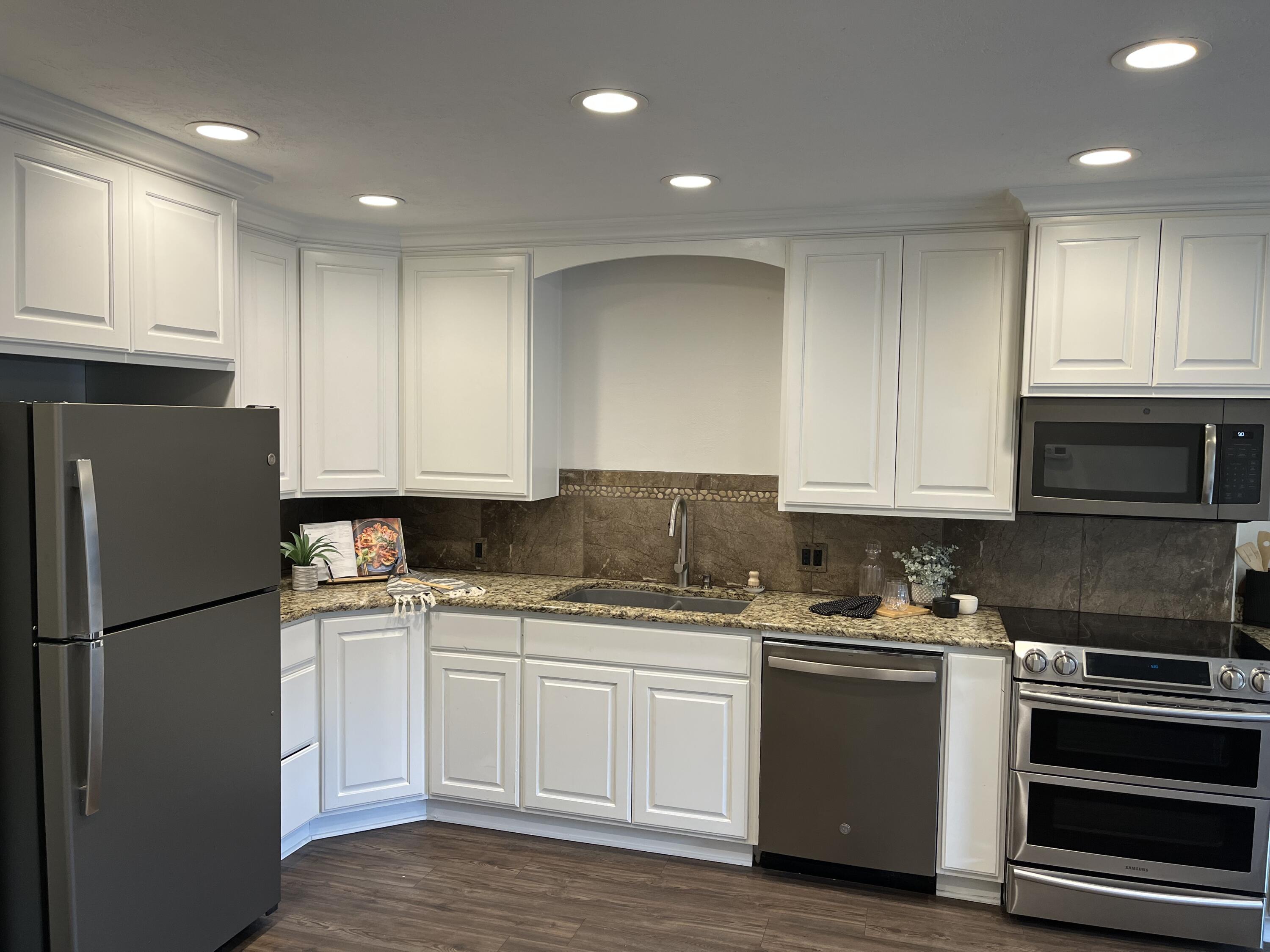 TEMPLE GARDENS CONDOS - Residential