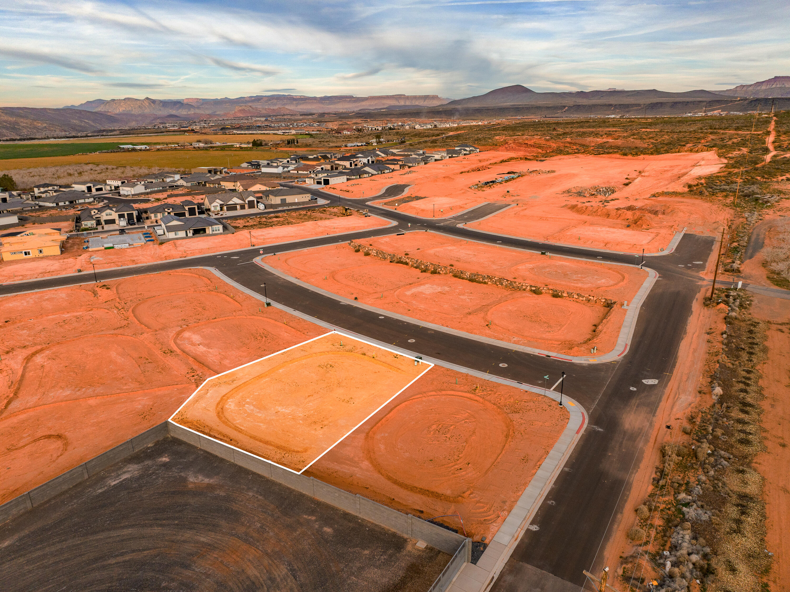 SAND HOLLOW VILLAGE - Land