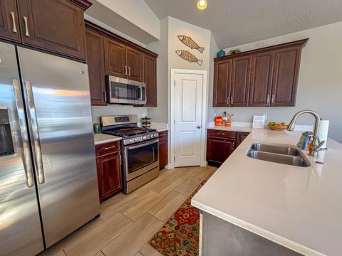 Tiny photo for 1920 E FIESTA LN, Washington, UT 84780 (MLS # 25-267501)