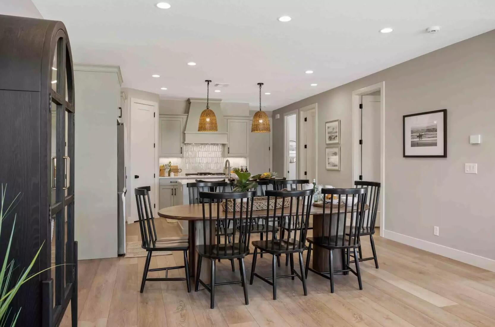 ATKINVILLE TOWNHOMES AT DESERT COLOR - Residential