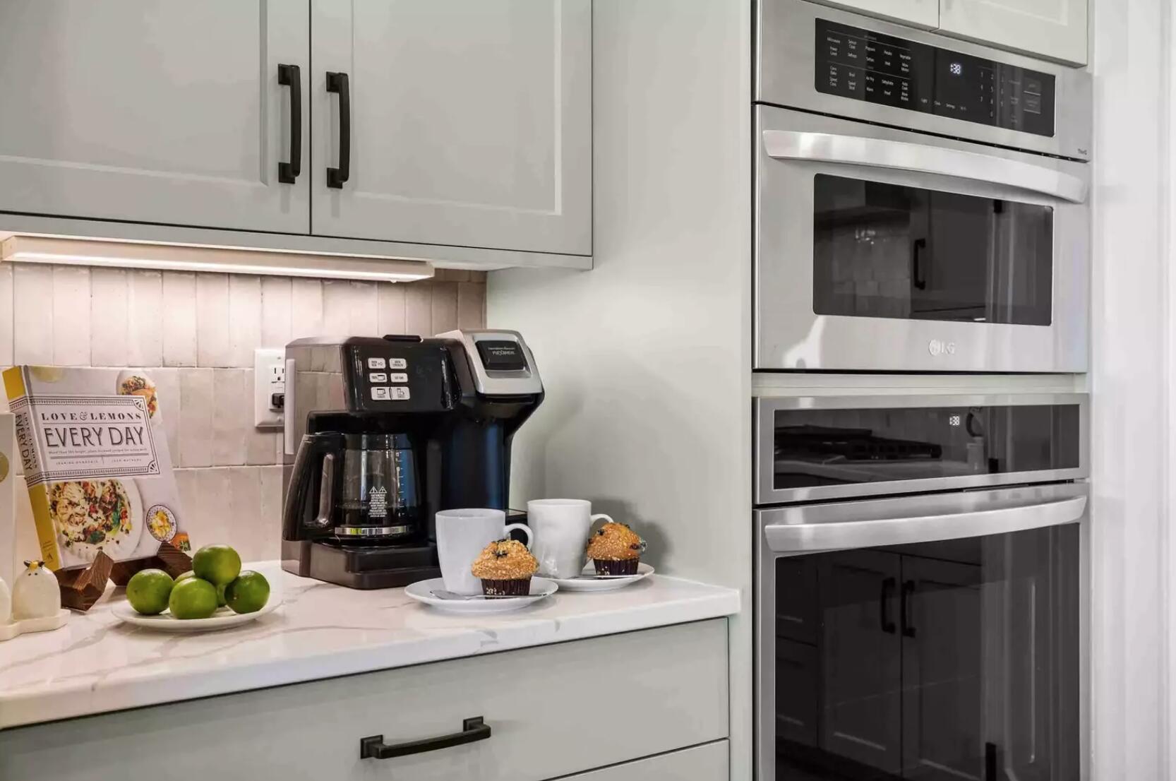 ATKINVILLE TOWNHOMES AT DESERT COLOR - Residential