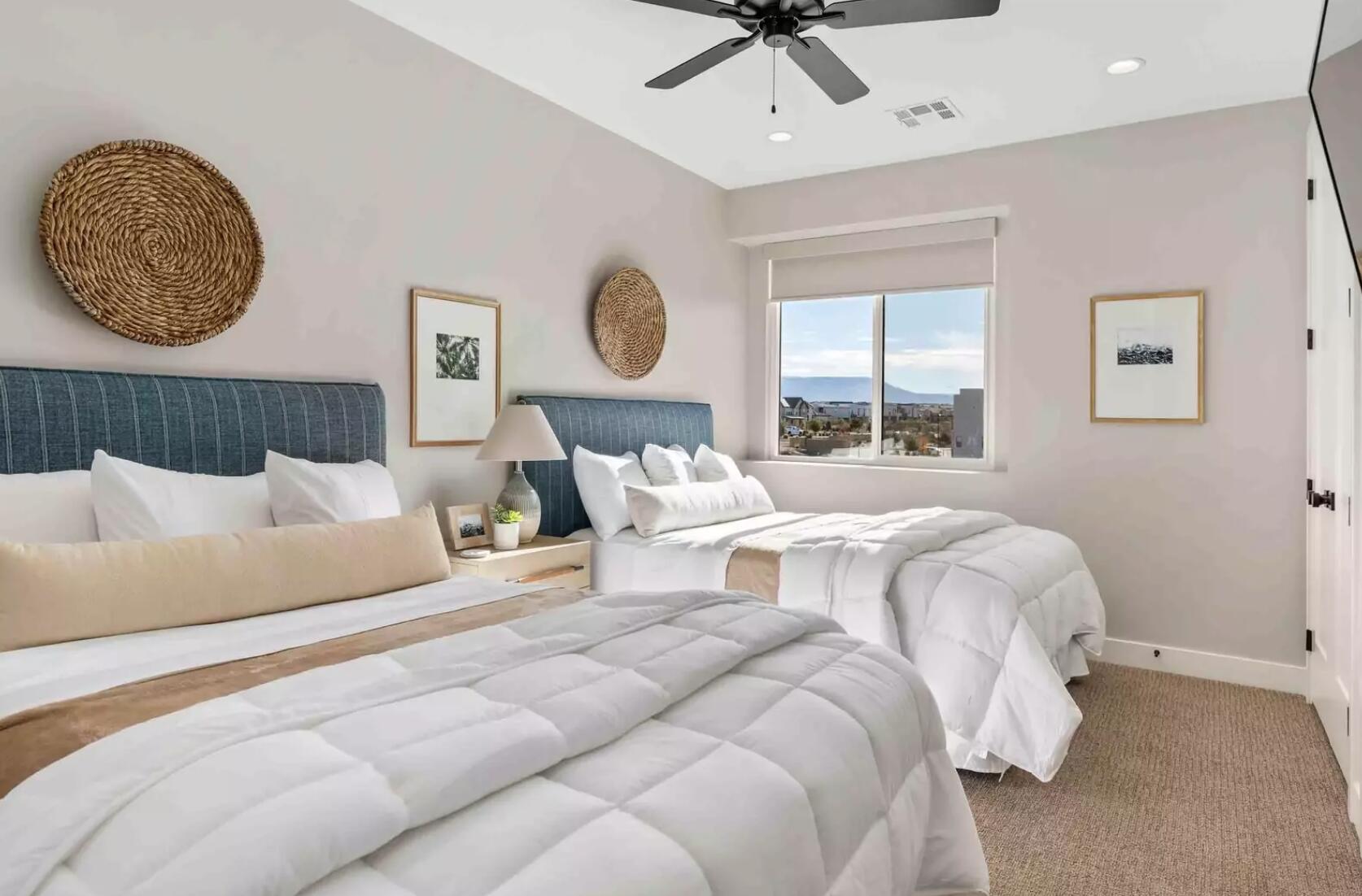 ATKINVILLE TOWNHOMES AT DESERT COLOR - Residential