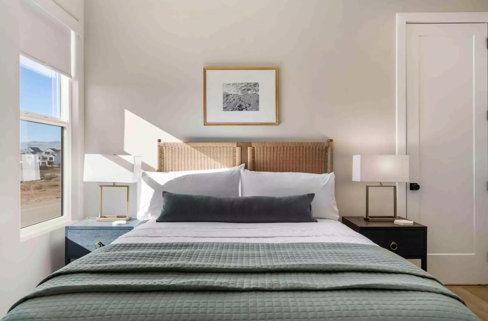 ATKINVILLE TOWNHOMES AT DESERT COLOR - Residential