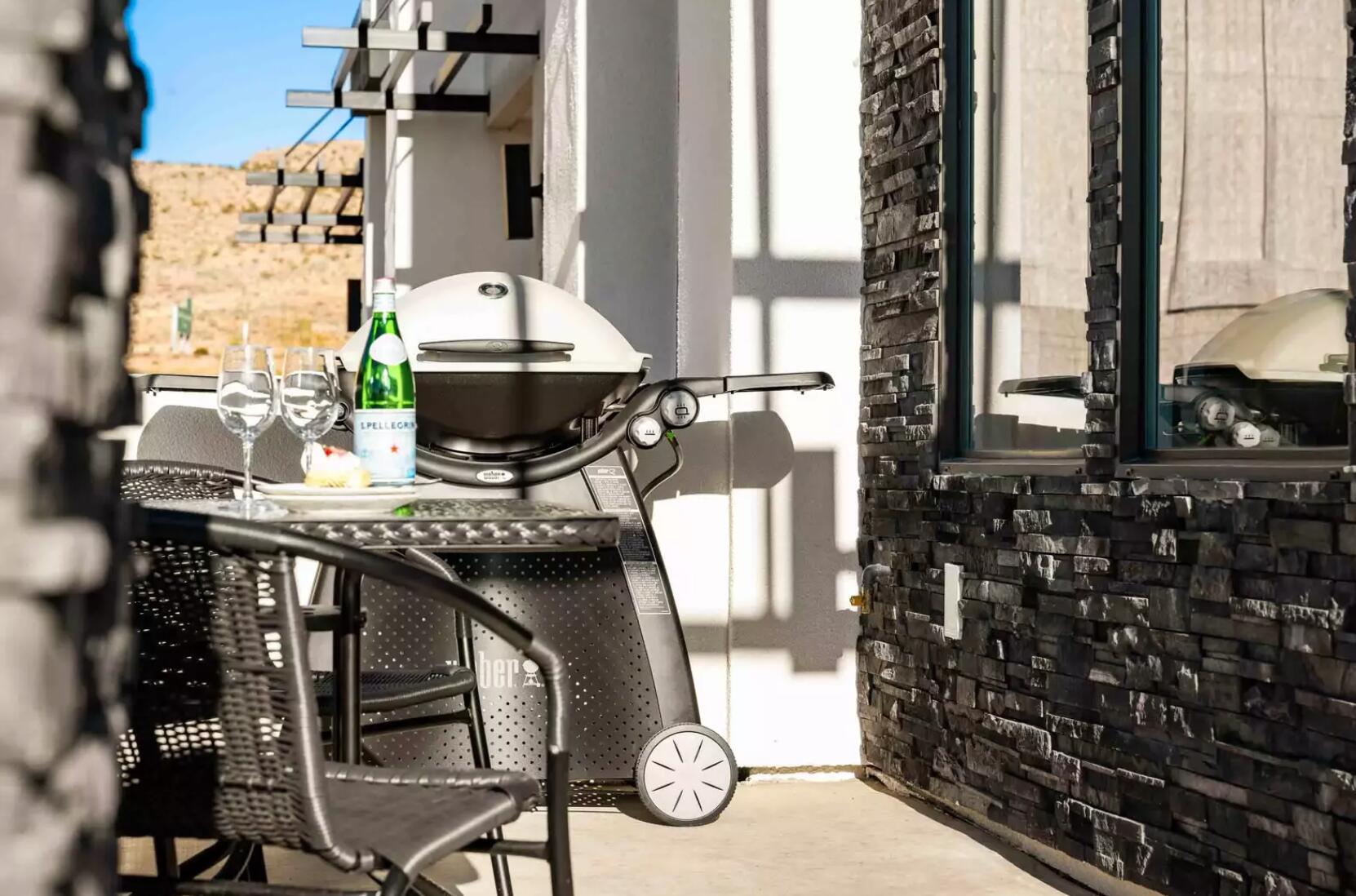 ATKINVILLE TOWNHOMES AT DESERT COLOR - Residential