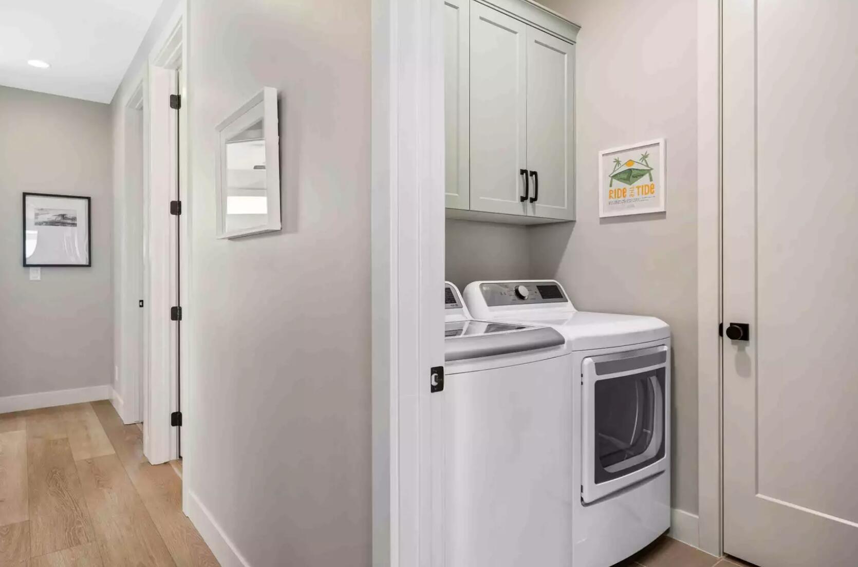 ATKINVILLE TOWNHOMES AT DESERT COLOR - Residential