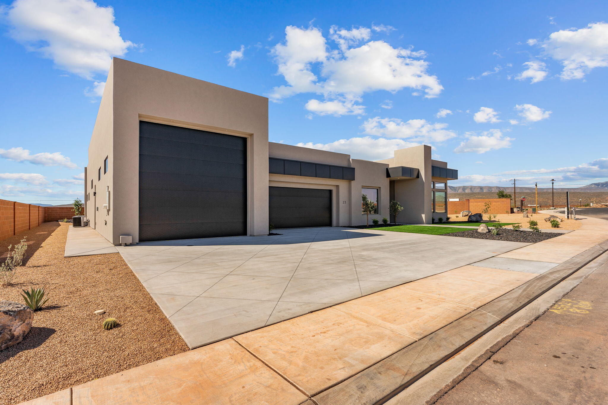 BLACK STONE - Residential
