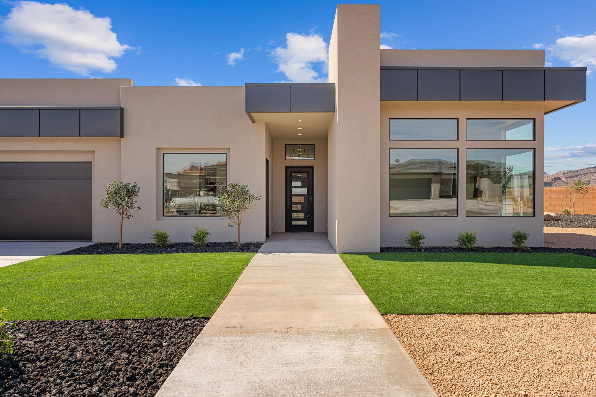 BLACK STONE - Residential