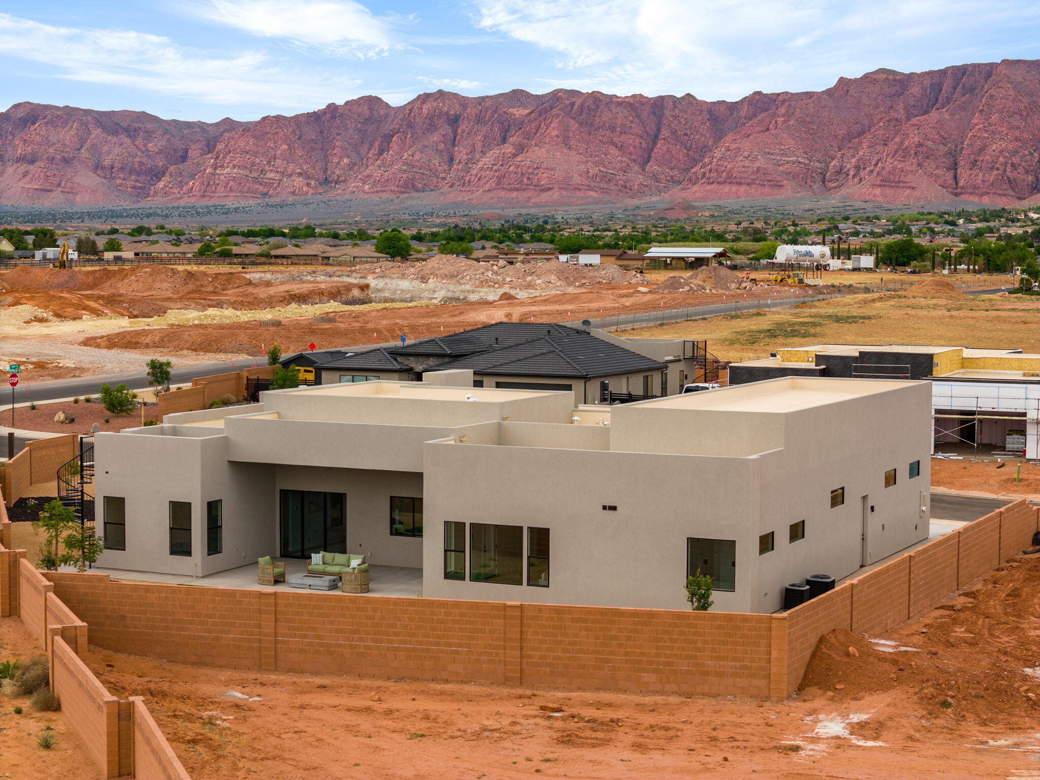 BLACK STONE - Residential