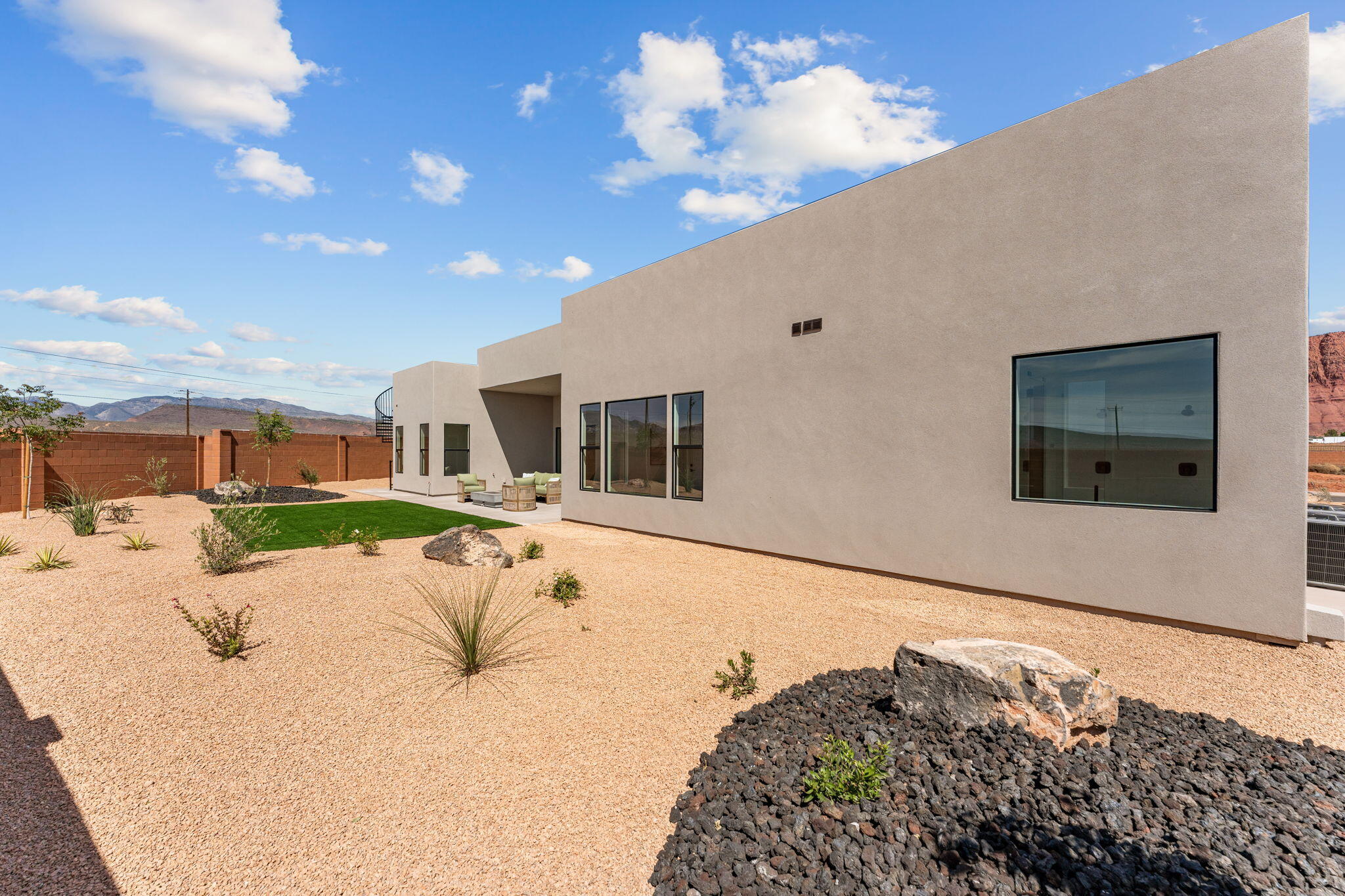 BLACK STONE - Residential