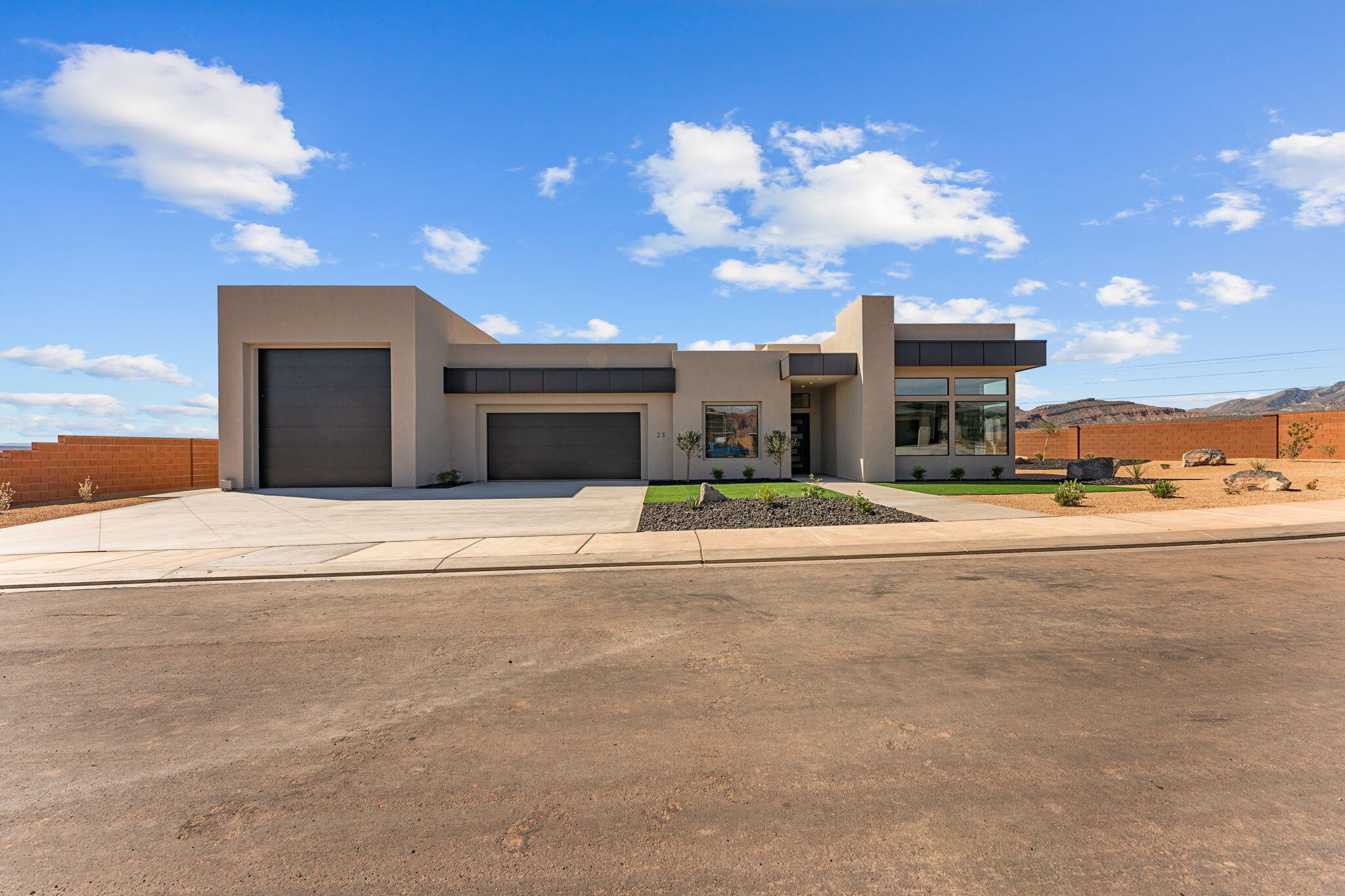 BLACK STONE - Residential