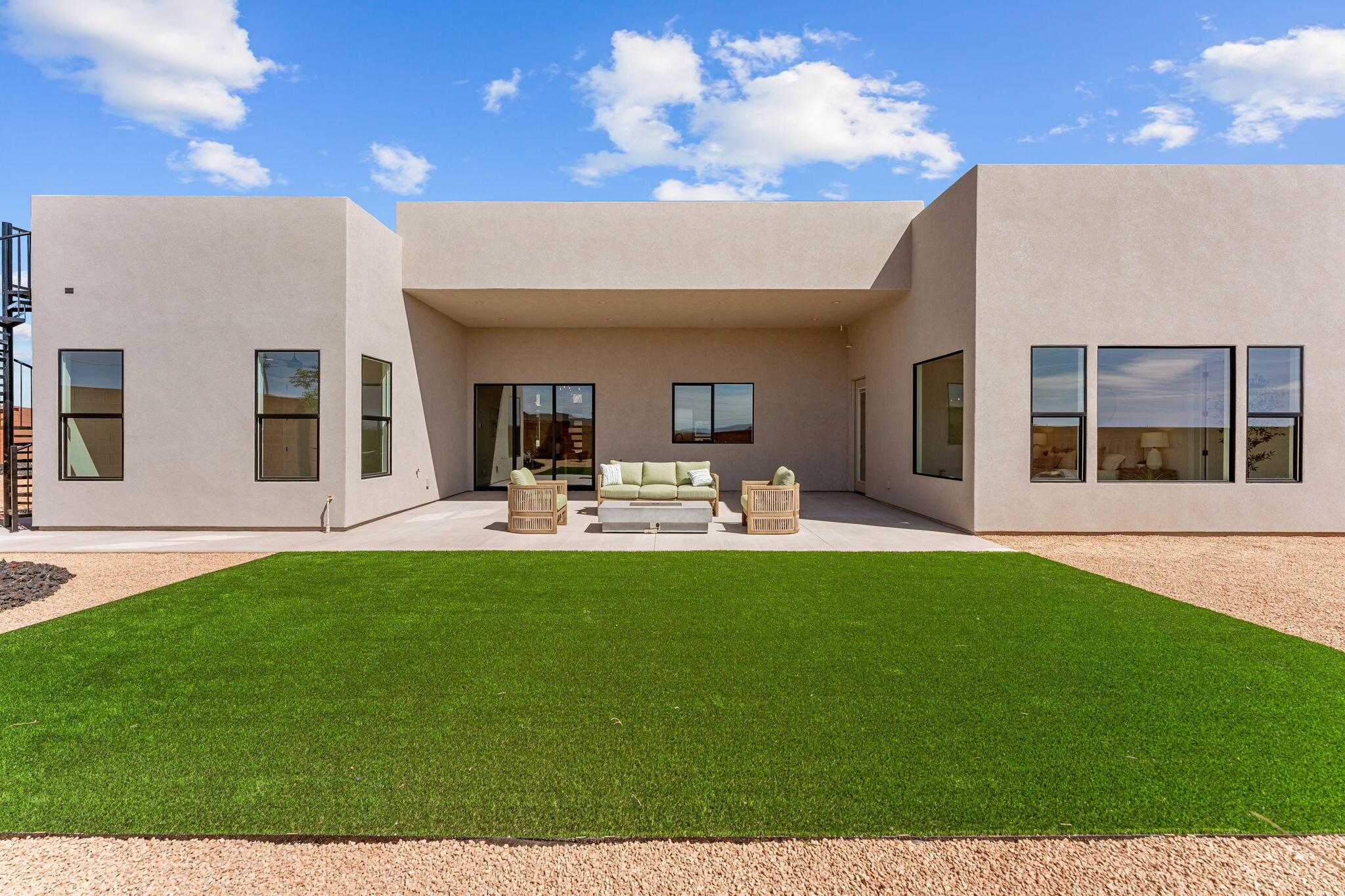 BLACK STONE - Residential
