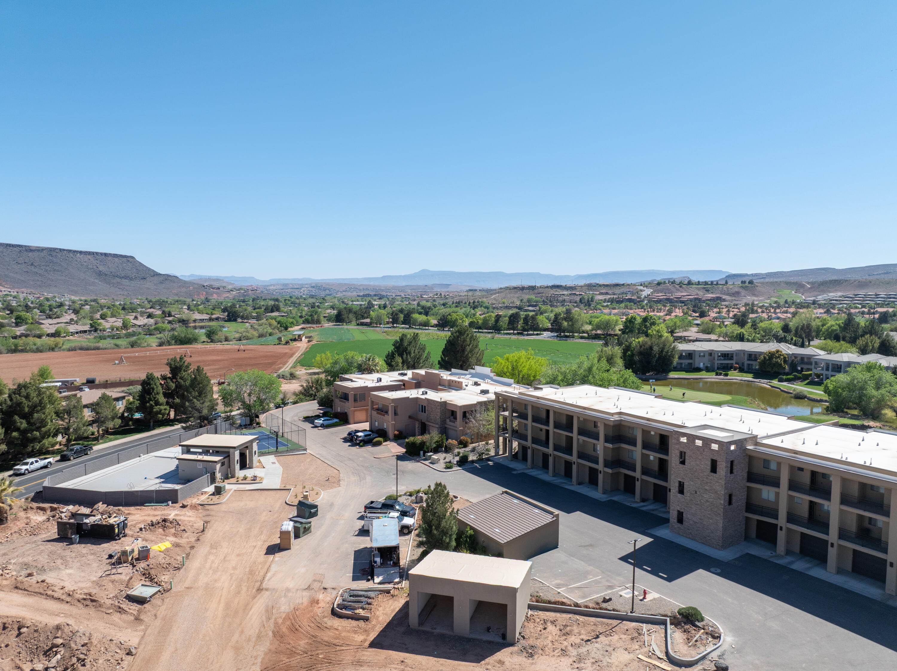 SIENNA PARK CONDOS - Residential