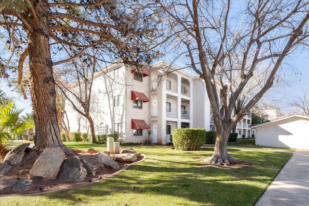 LAS PALMAS RESORT CONDOS - Residential