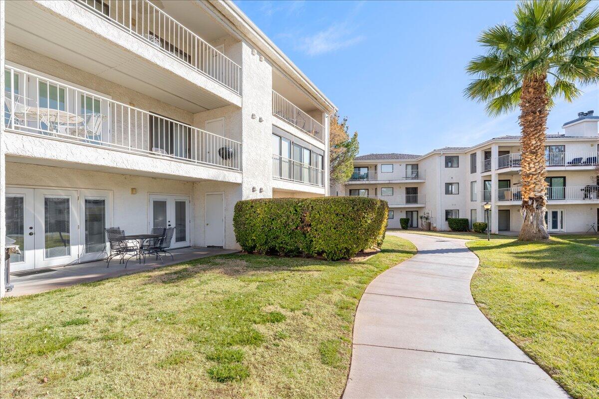 LAS PALMAS RESORT CONDOS - Residential