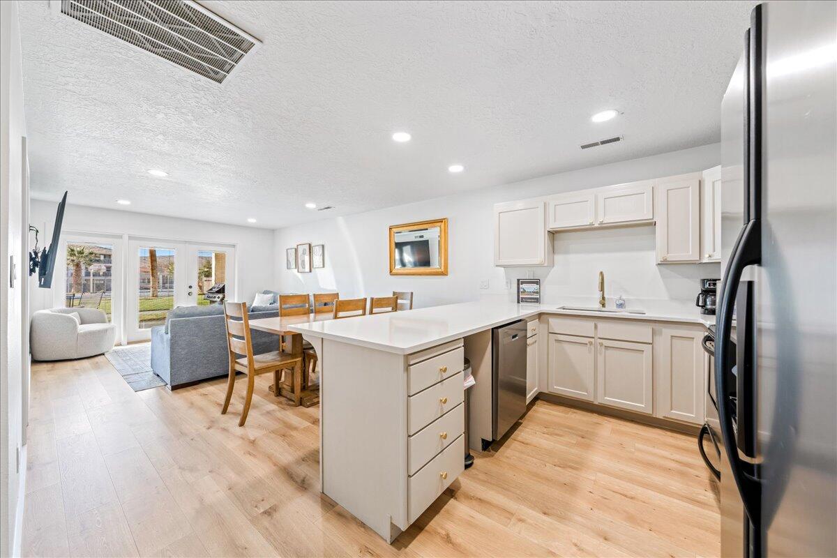 LAS PALMAS RESORT CONDOS - Residential