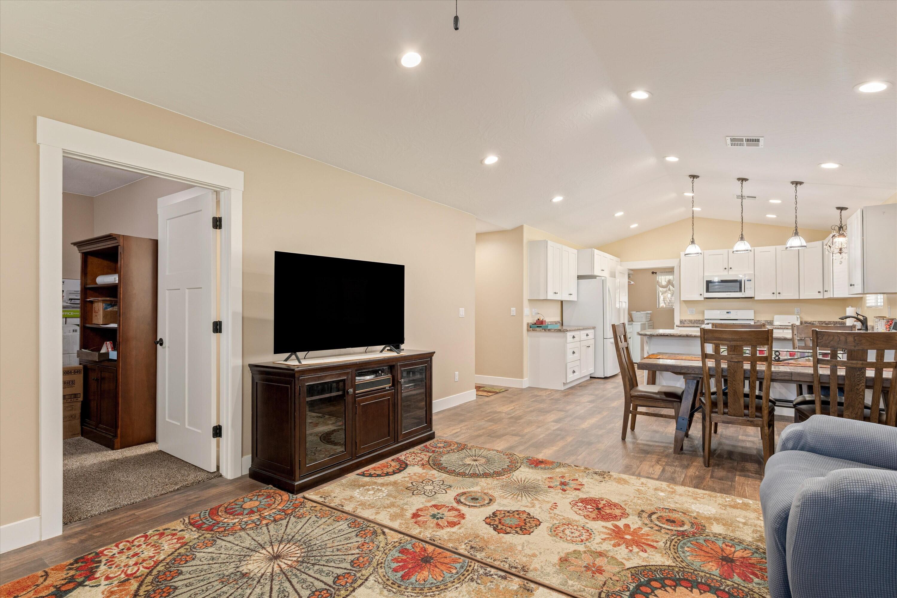 HURRICANE LOCAL - Residential
