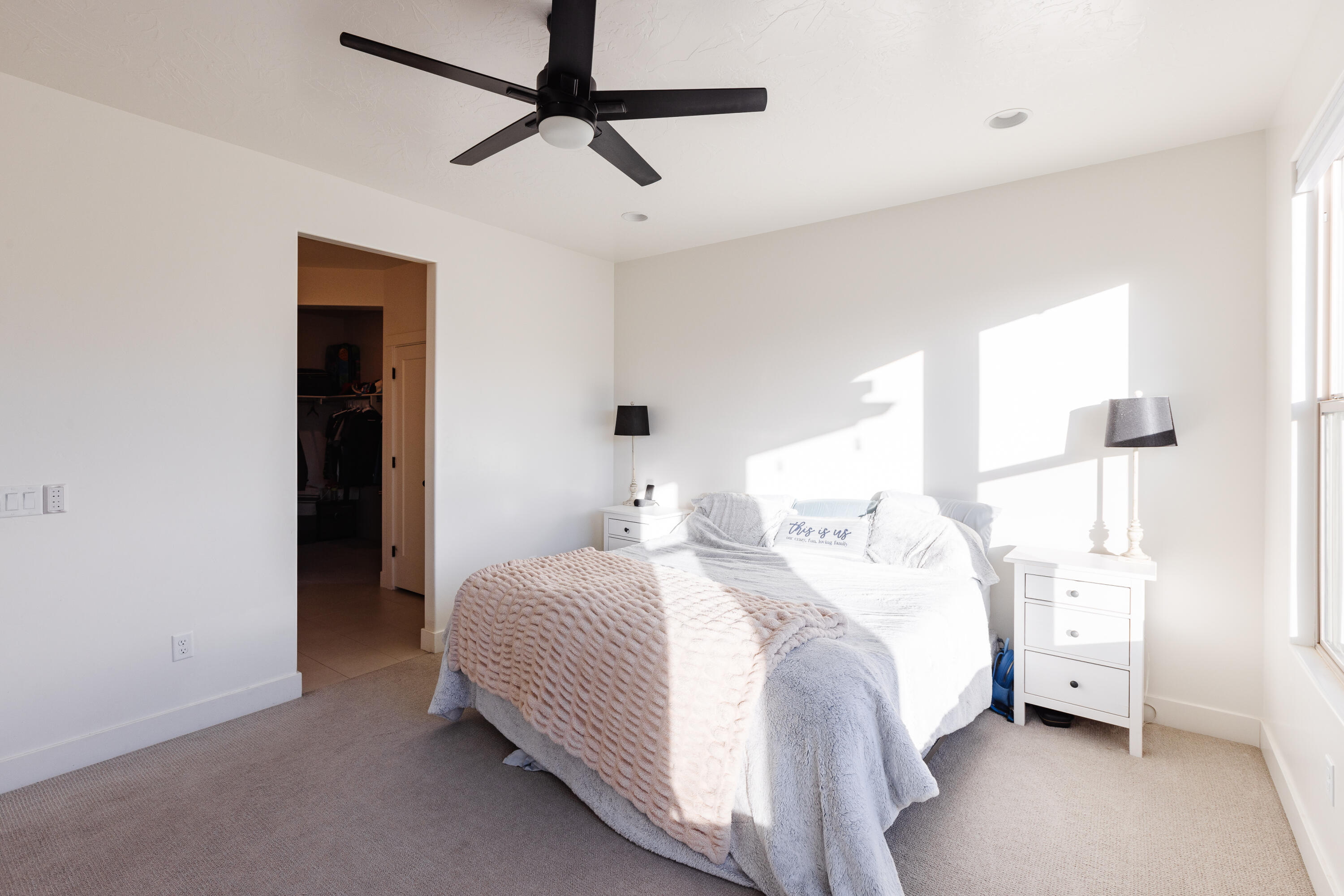 DESERT VISTA - Residential