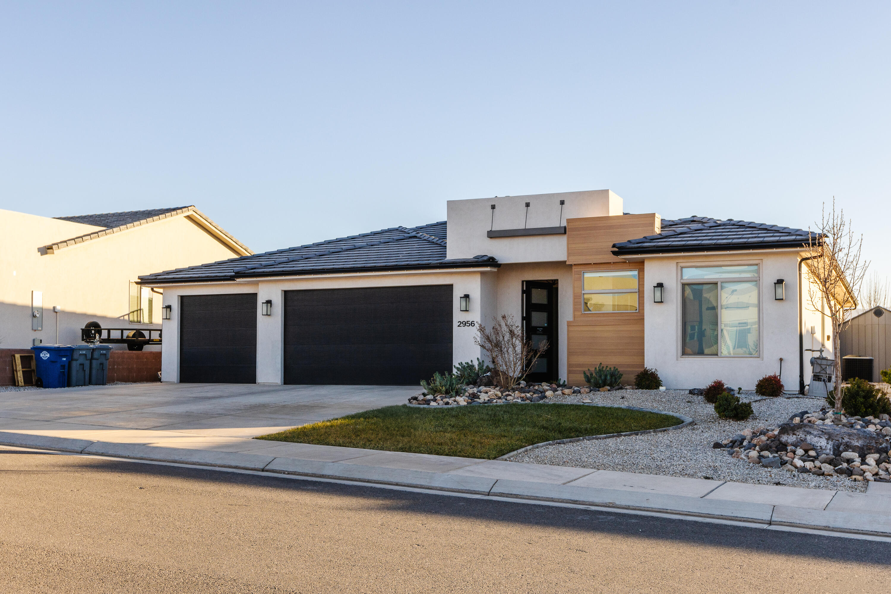 DESERT VISTA - Residential