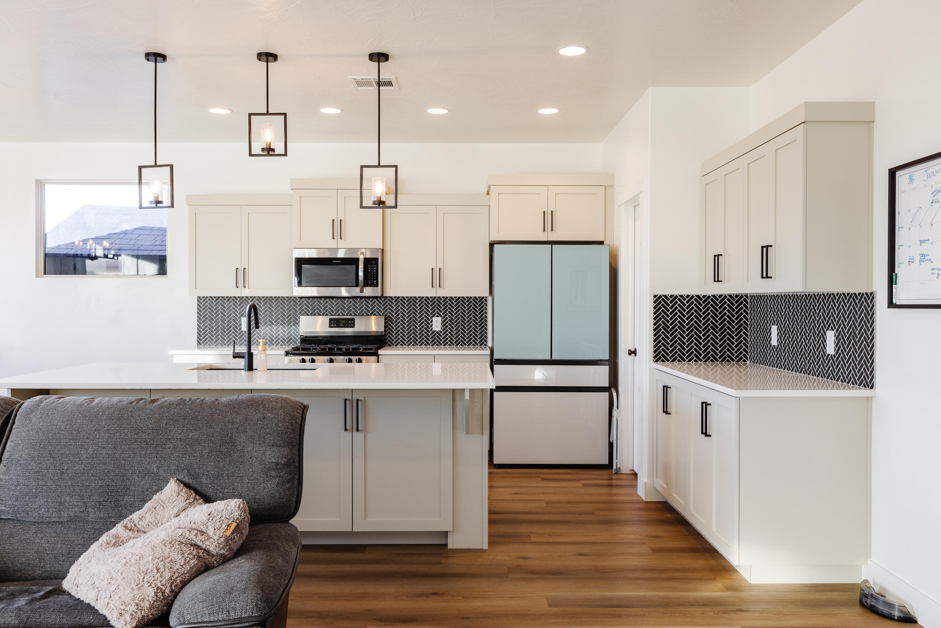 DESERT VISTA - Residential