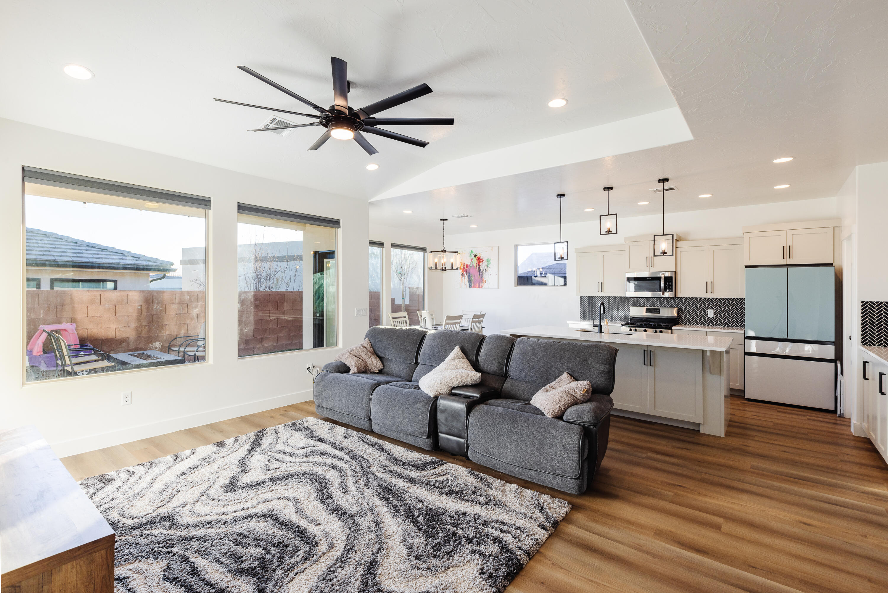 DESERT VISTA - Residential