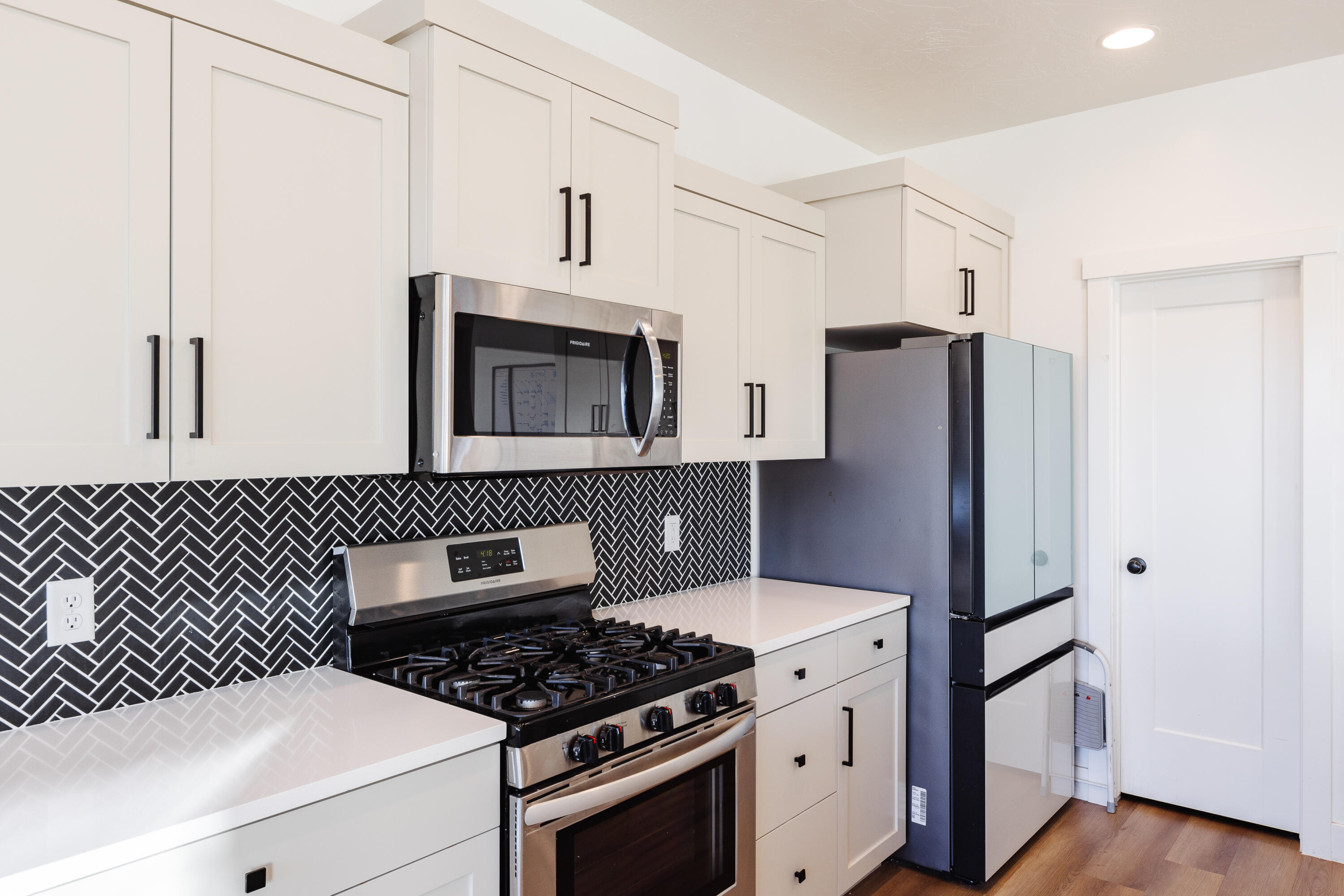 DESERT VISTA - Residential