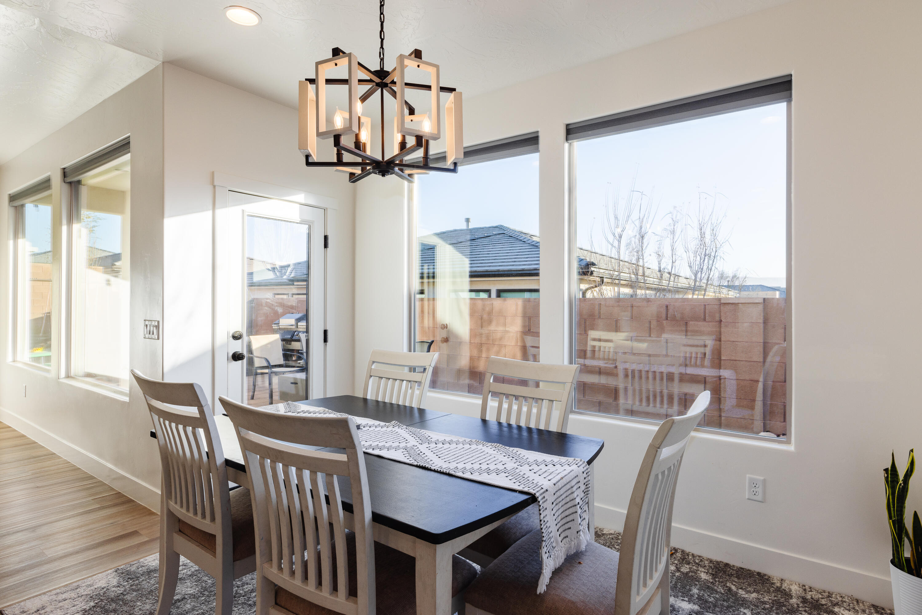 DESERT VISTA - Residential