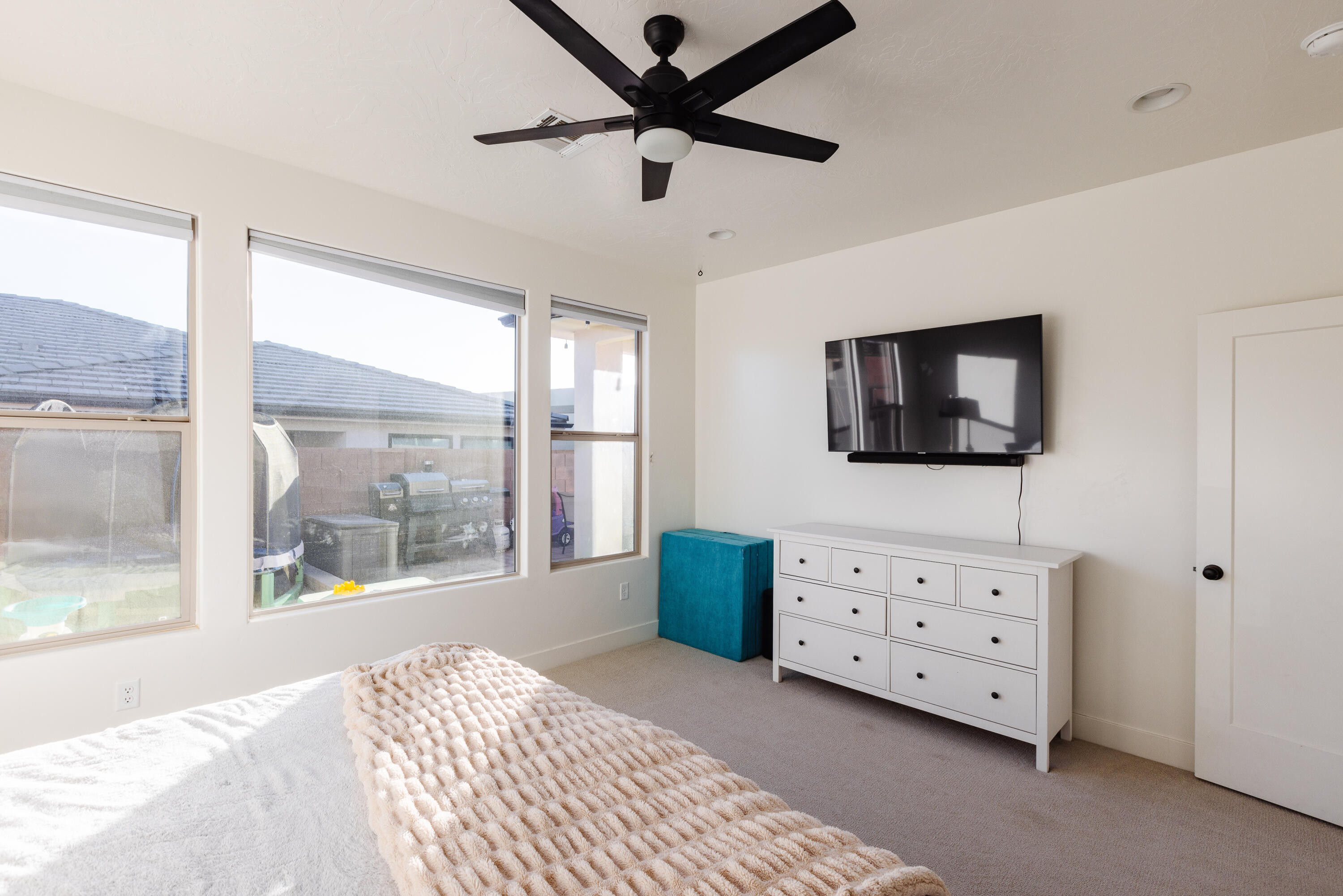 DESERT VISTA - Residential