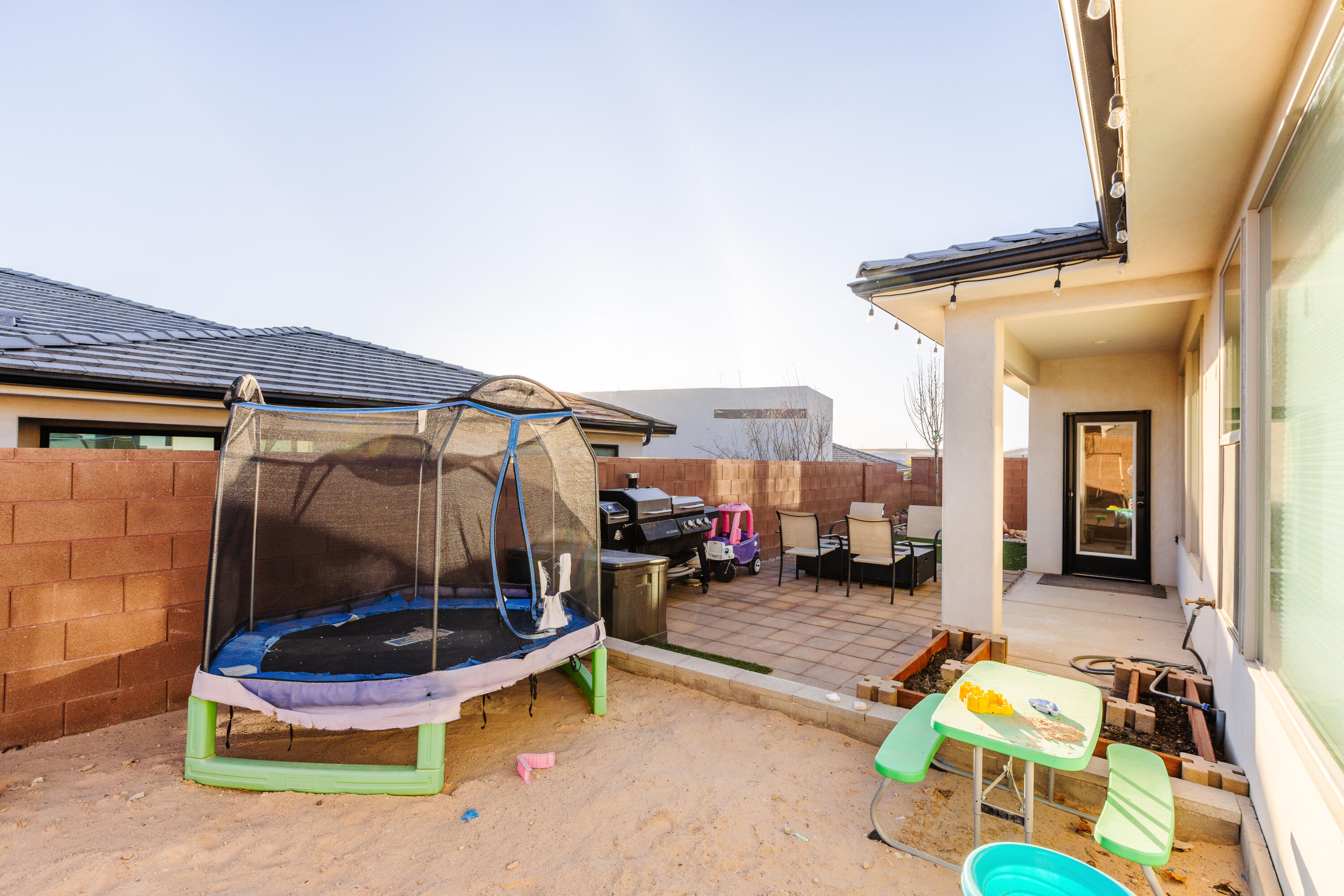 DESERT VISTA - Residential