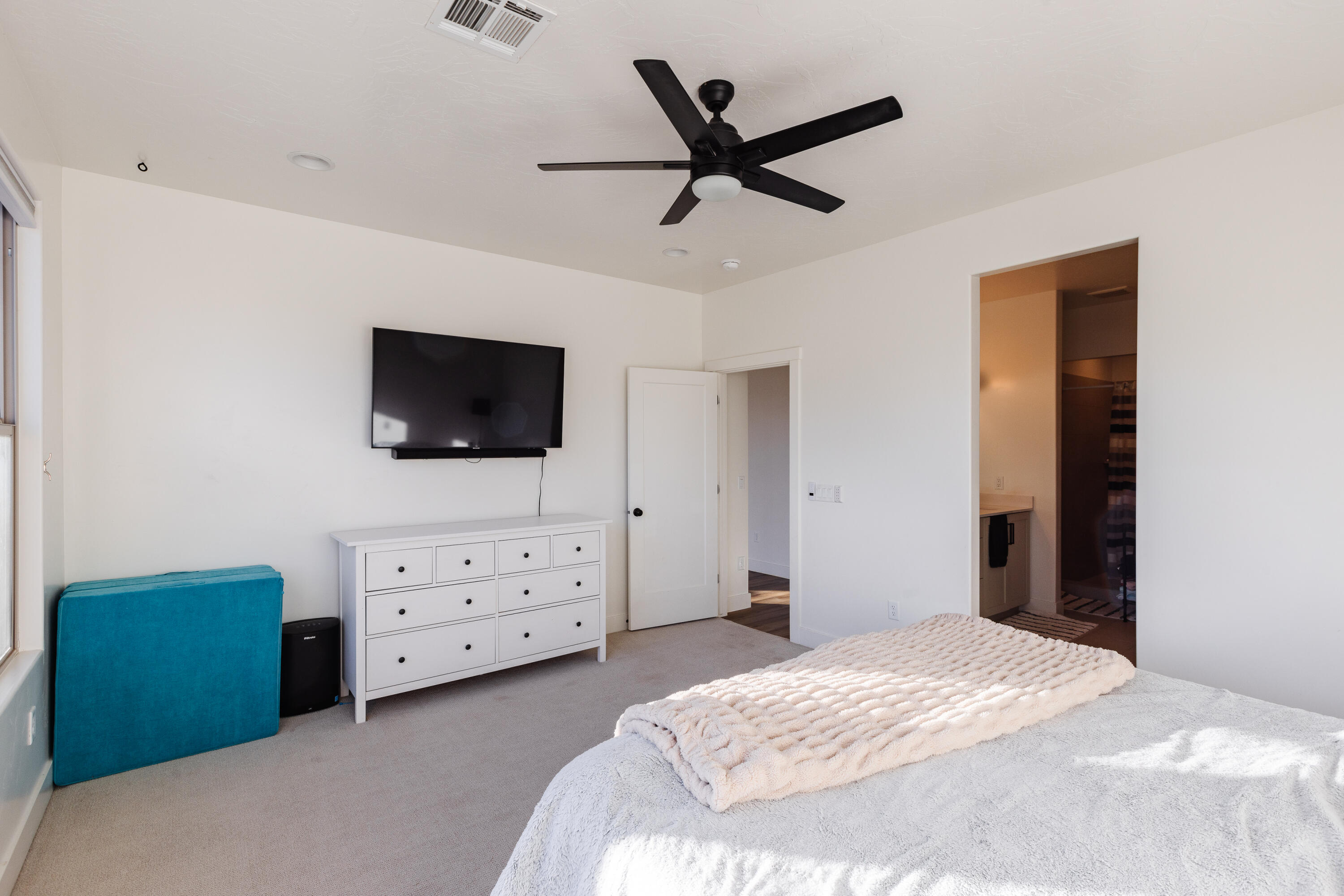 DESERT VISTA - Residential