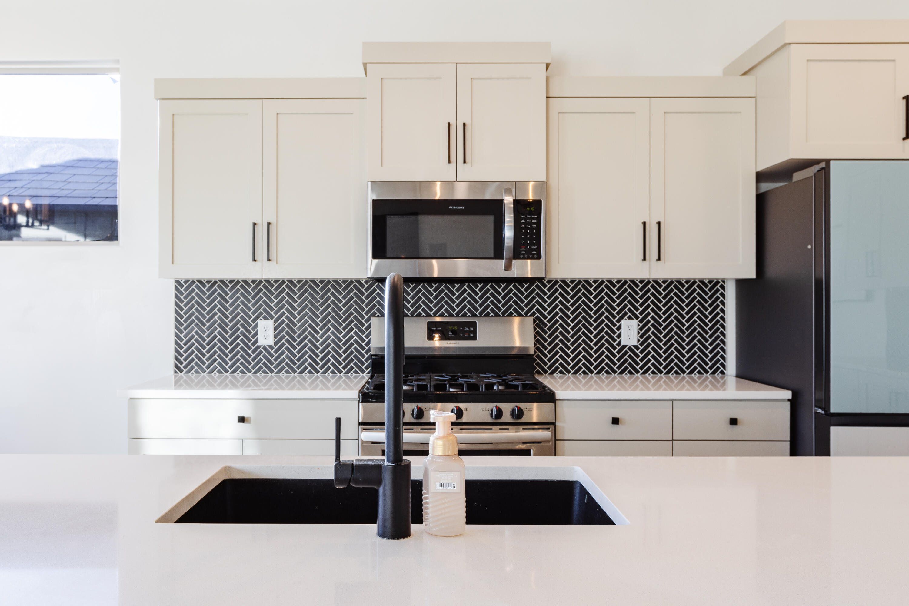 DESERT VISTA - Residential