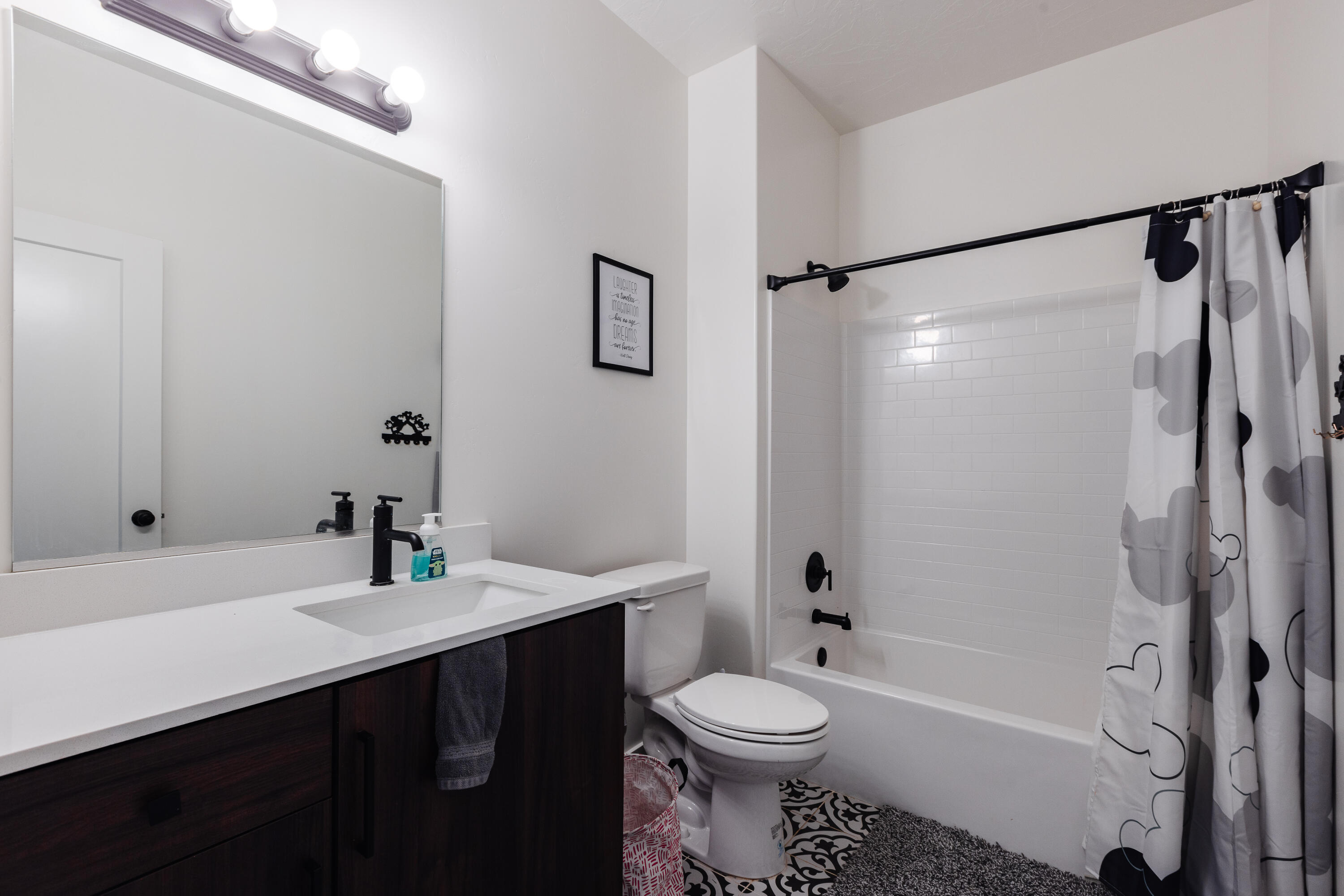 DESERT VISTA - Residential