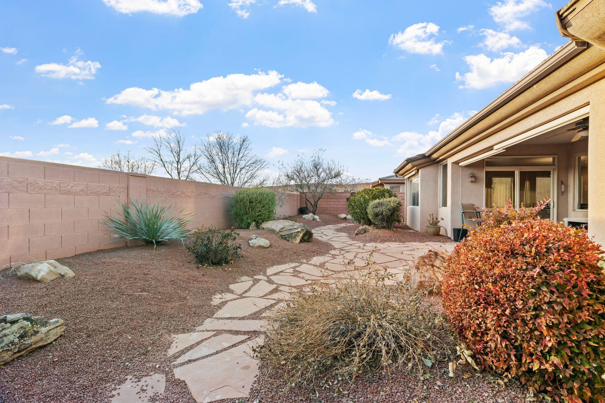 CORAL CANYON - Residential