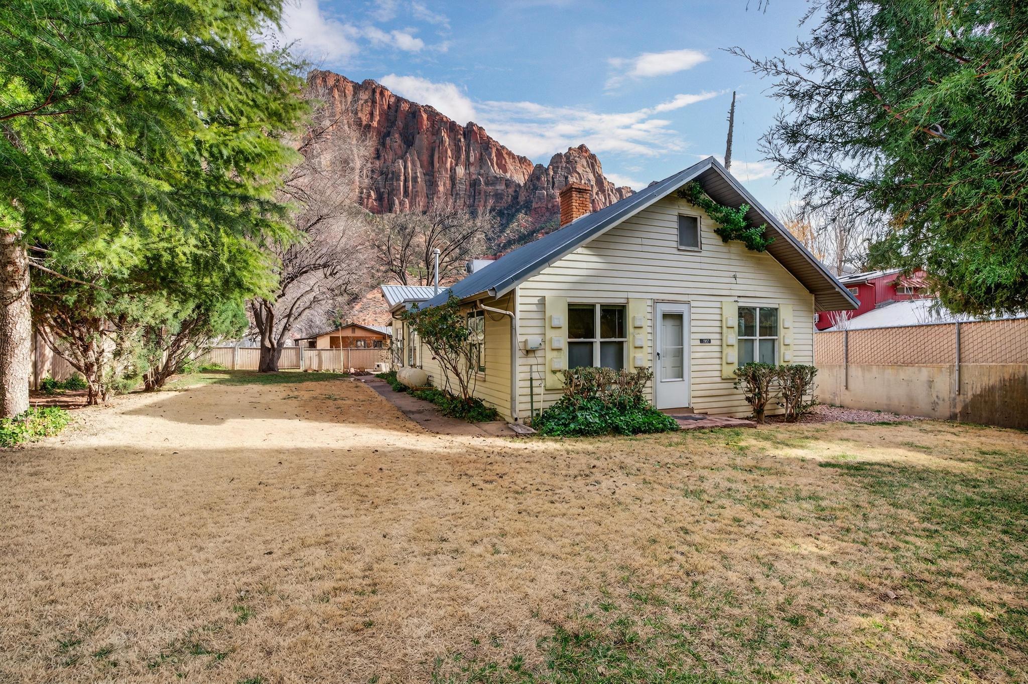 SPRINGDALE TOWNSITE - Residential