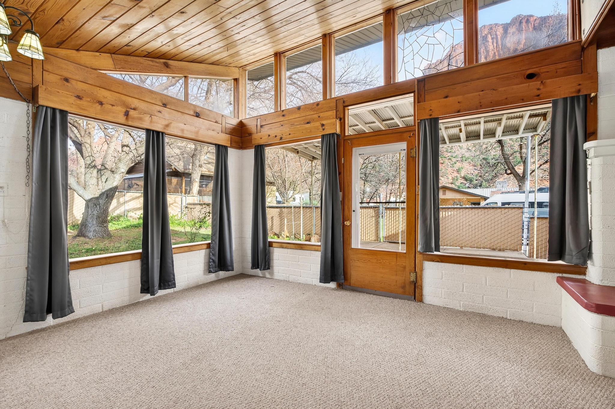 SPRINGDALE TOWNSITE - Residential