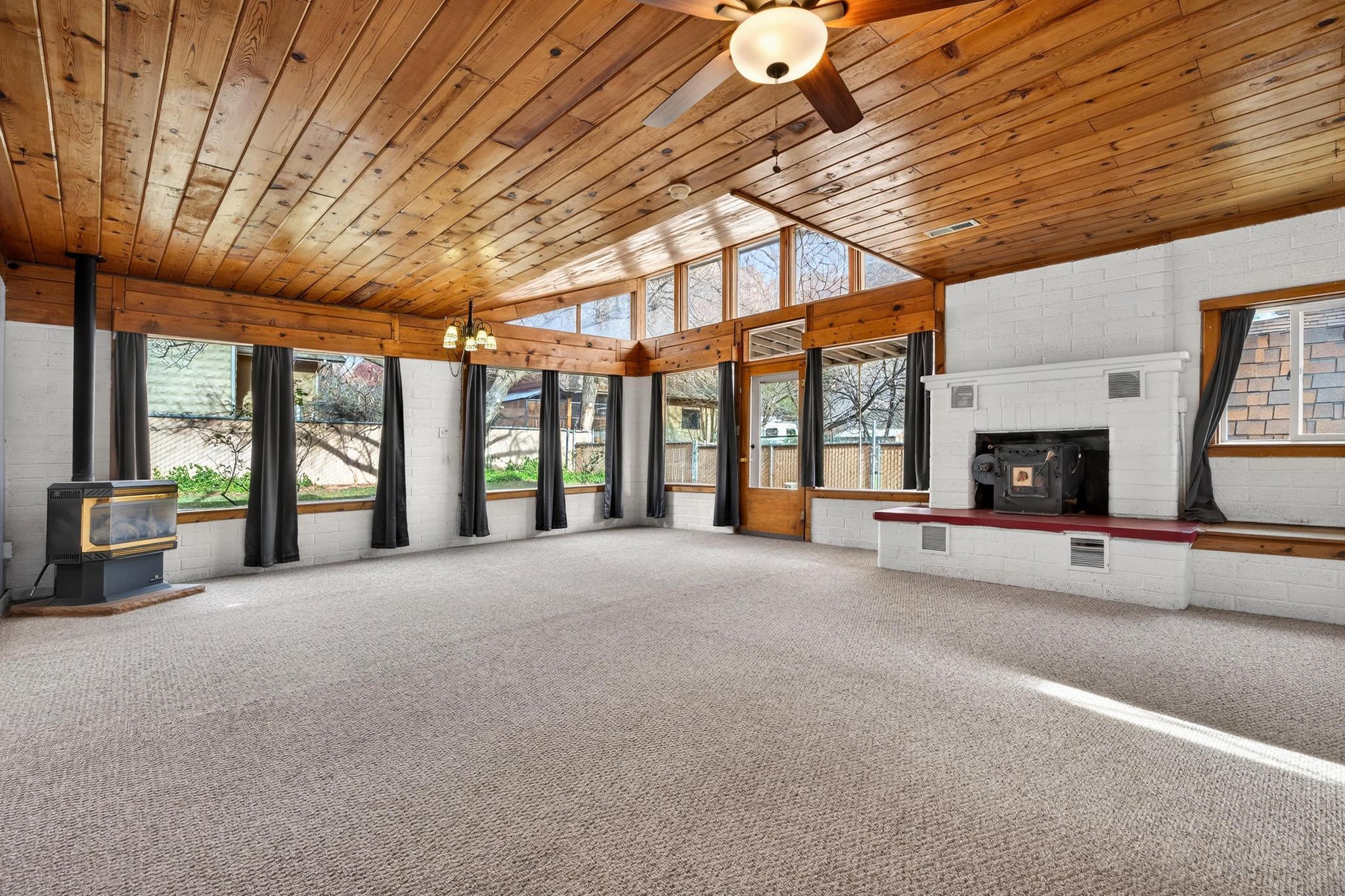 SPRINGDALE TOWNSITE - Residential