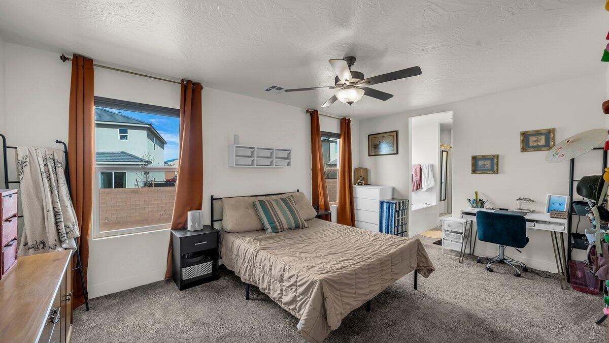 WHITE TRAILS - Residential