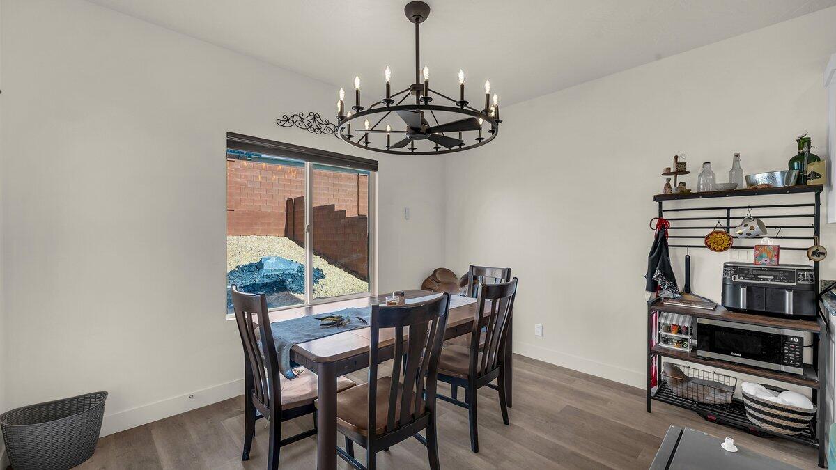 WHITE TRAILS - Residential