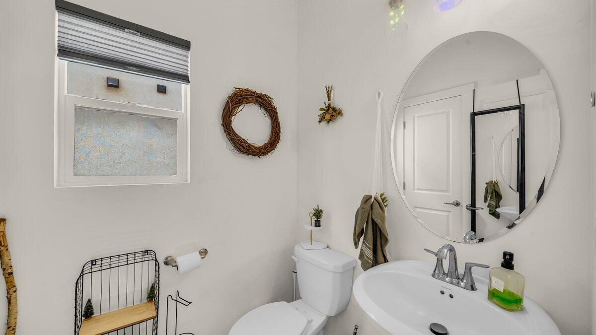 WHITE TRAILS - Residential