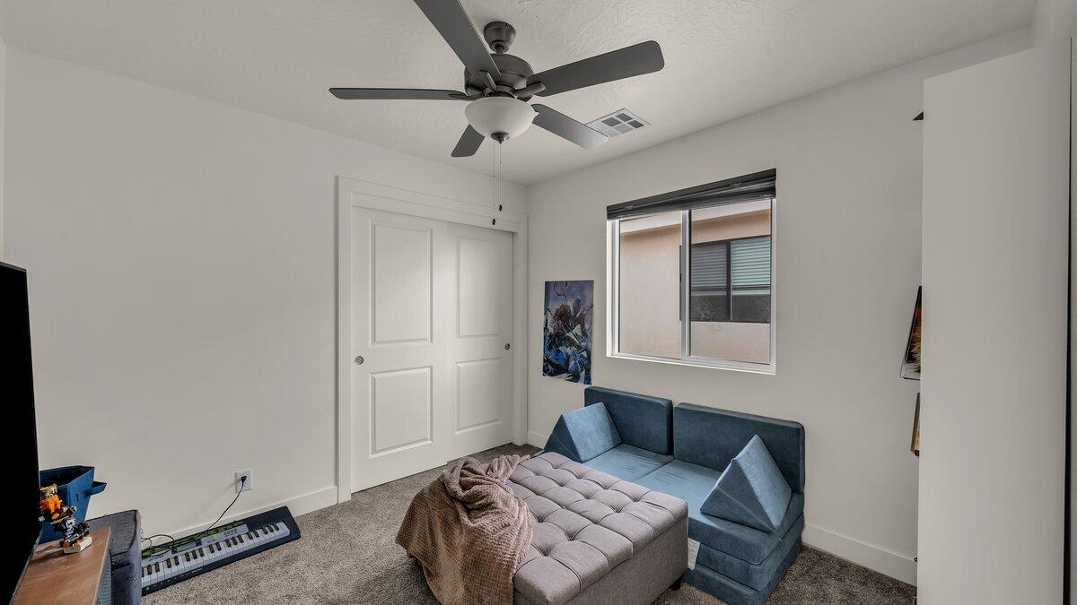 WHITE TRAILS - Residential